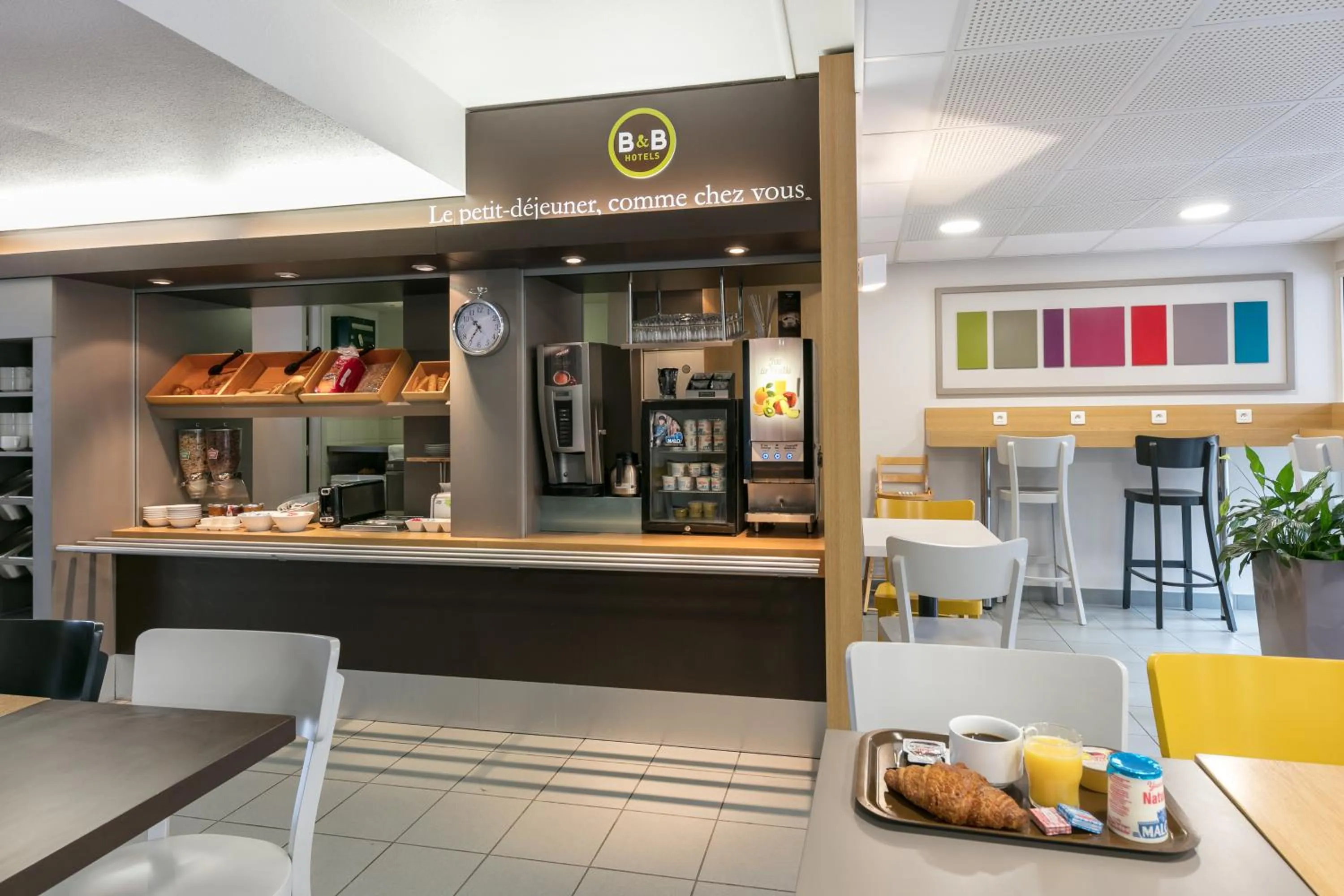 Restaurant/places to eat in B&B HOTEL Toulouse Cité de l'Espace Mouchotte