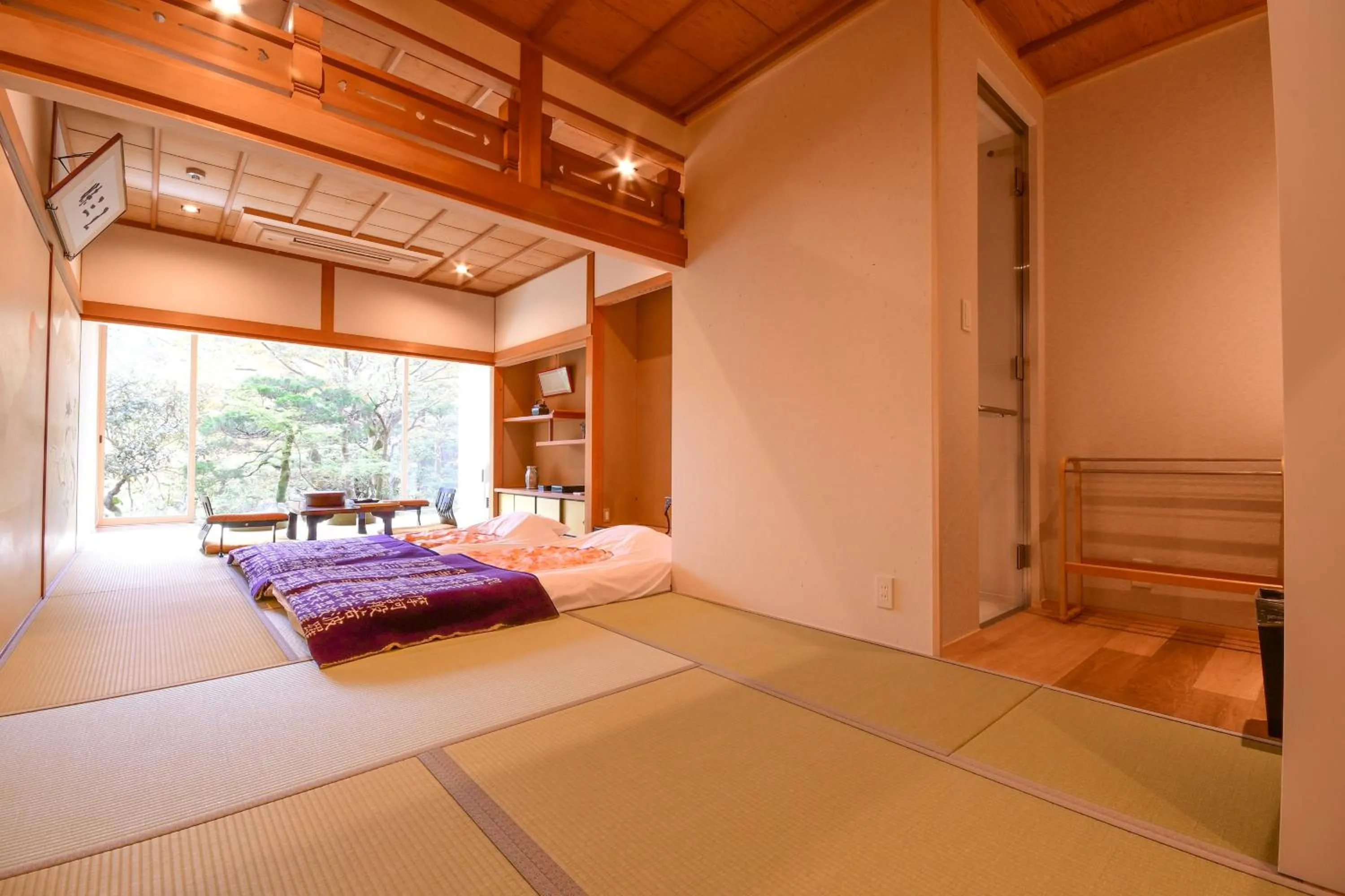 Photo of the whole room, Bed in Koyasan Sanadabo Rengejoin