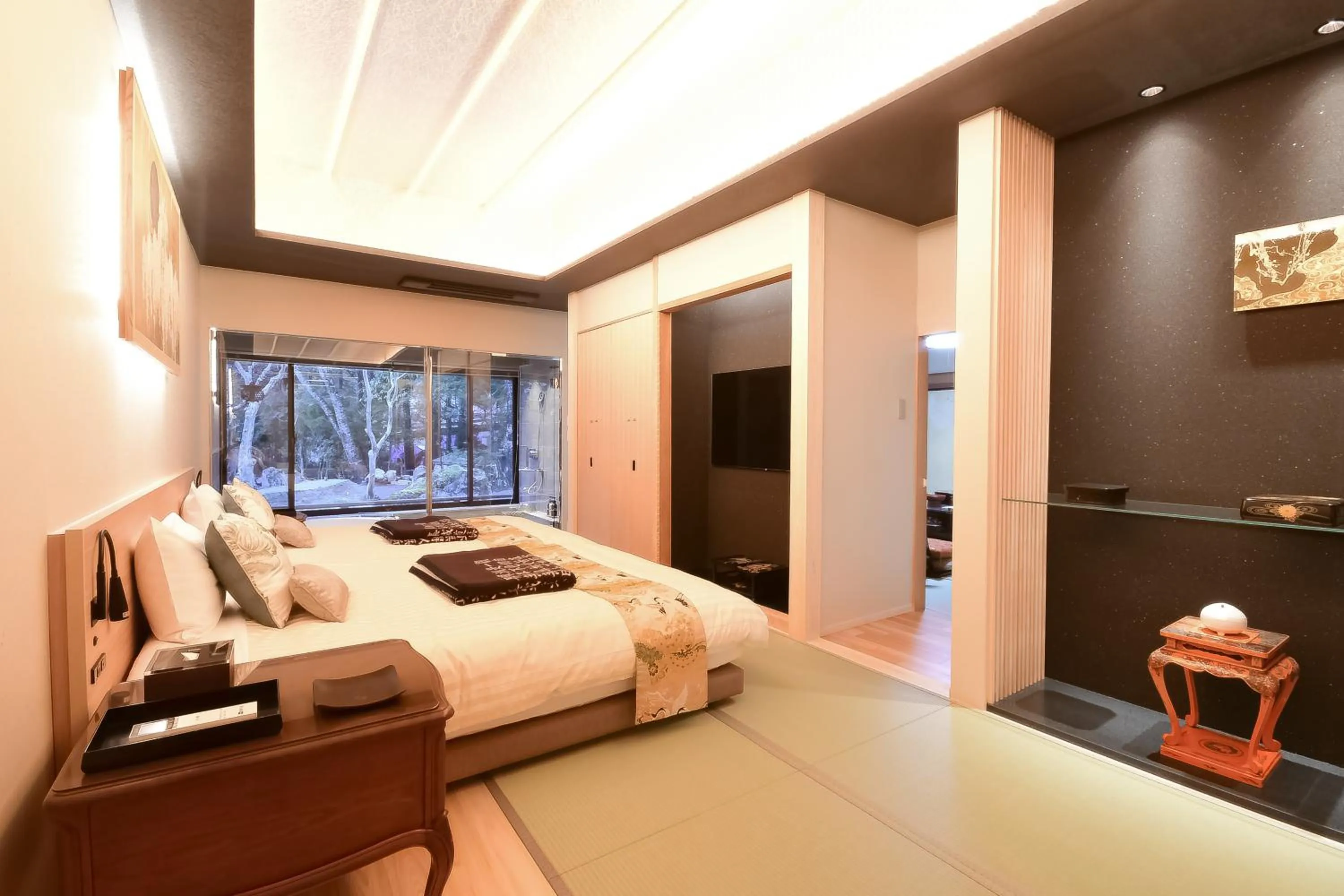 Photo of the whole room, Bed in Koyasan Sanadabo Rengejoin