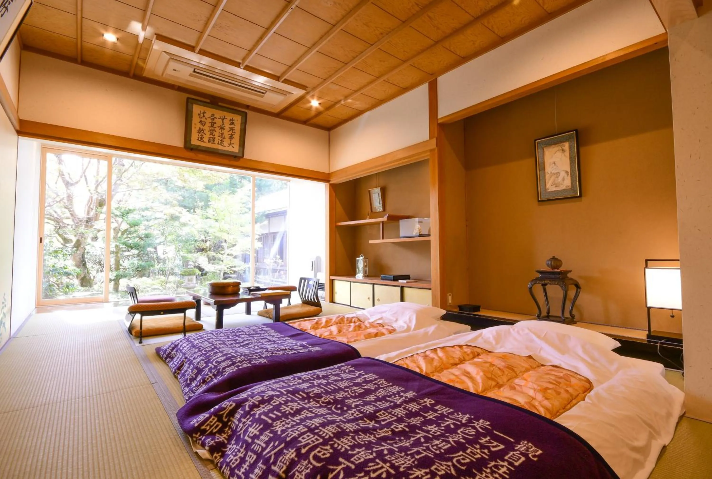 Photo of the whole room, Bed in Koyasan Sanadabo Rengejoin