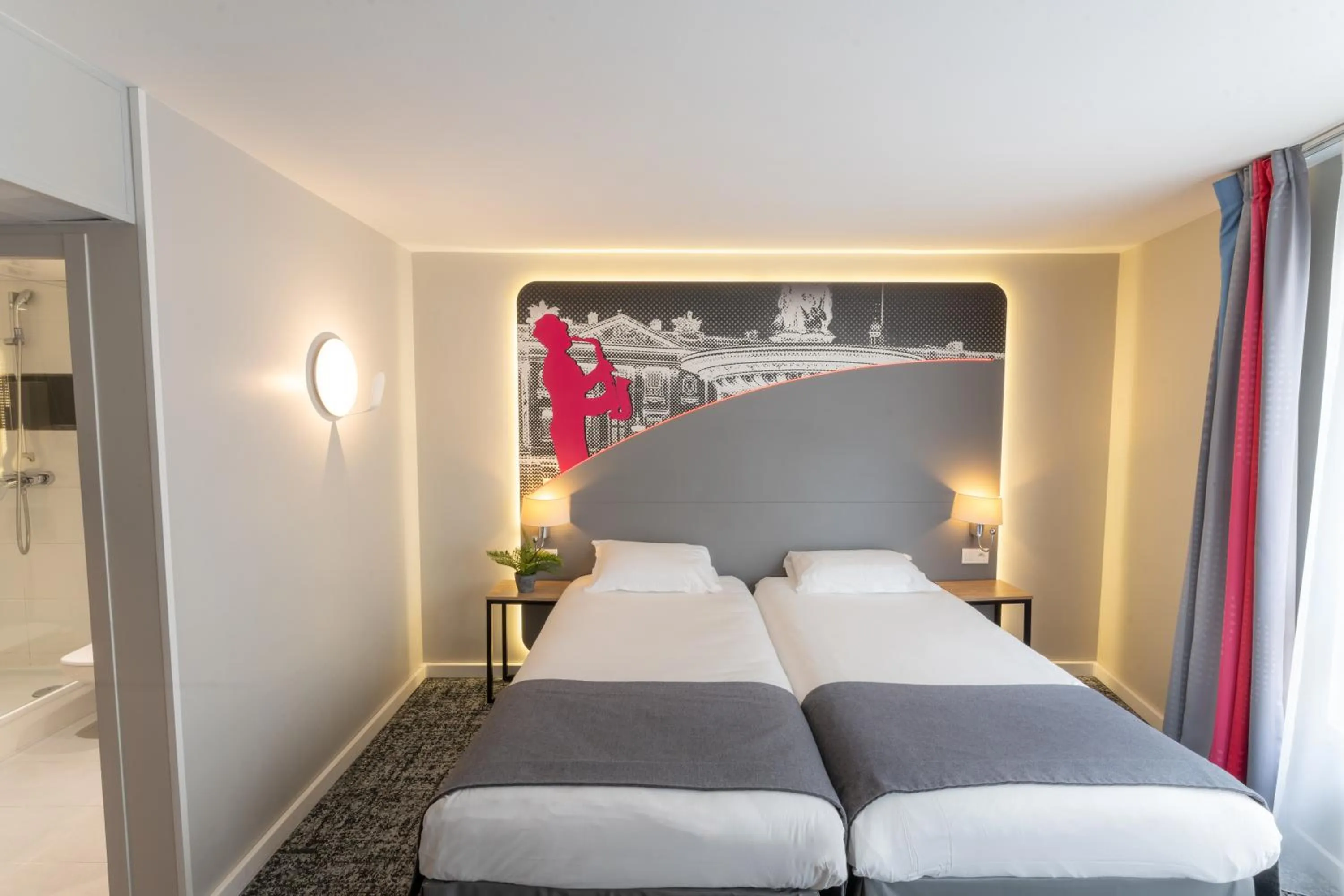 Bedroom, Bed in Hotel Inn Design Paris Place d'italie