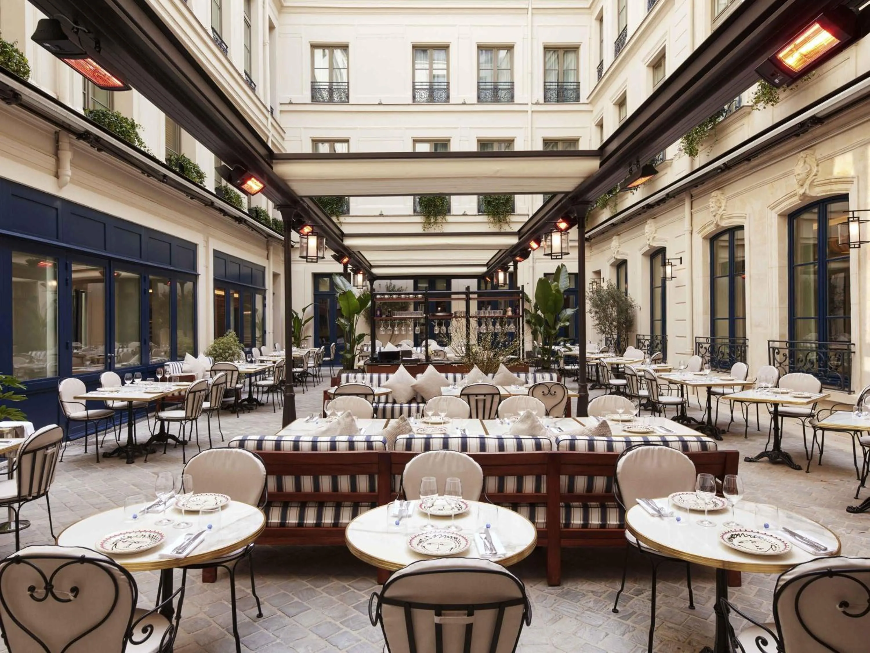 Property building in Maison Delano Paris