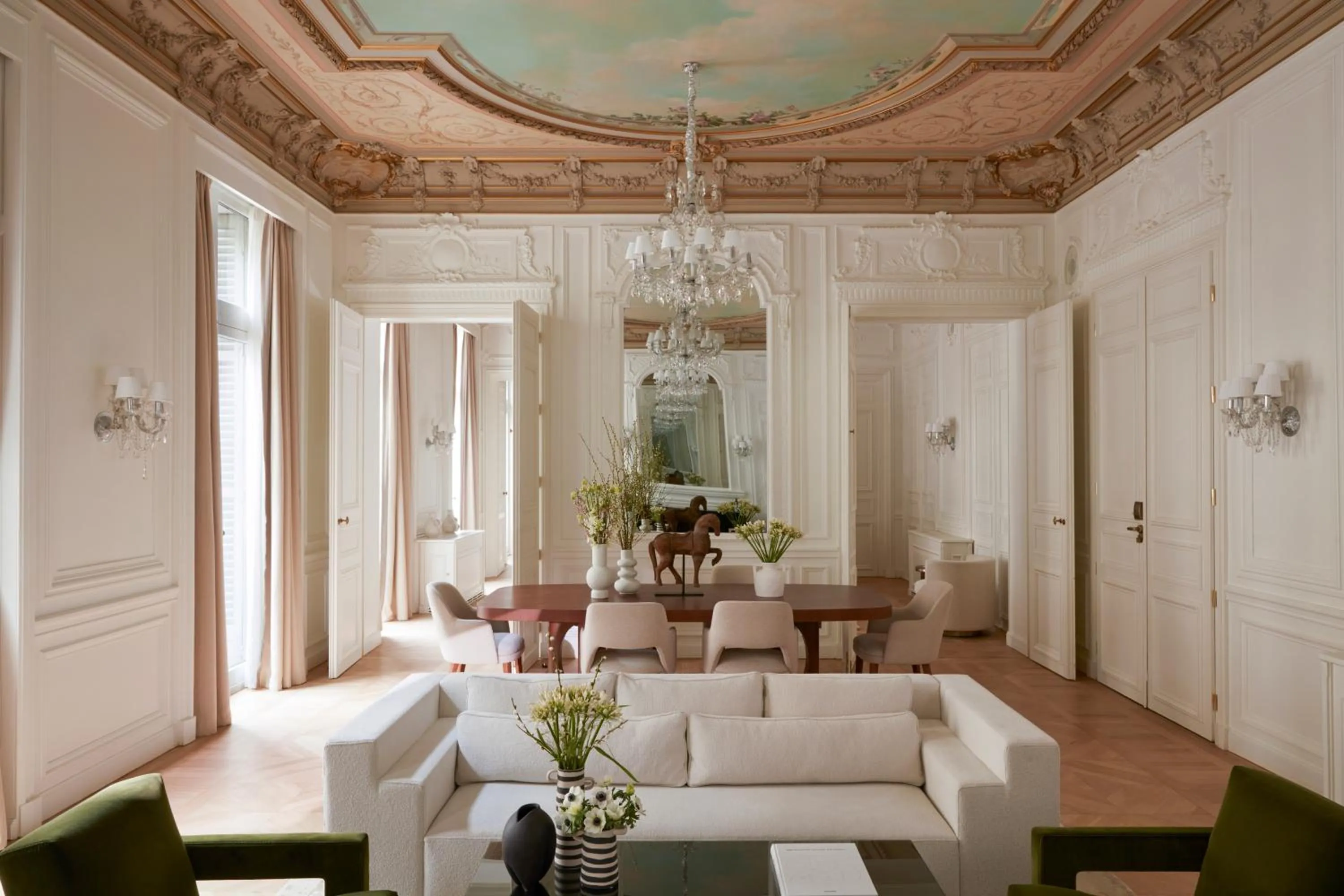 Living room in Maison Delano Paris