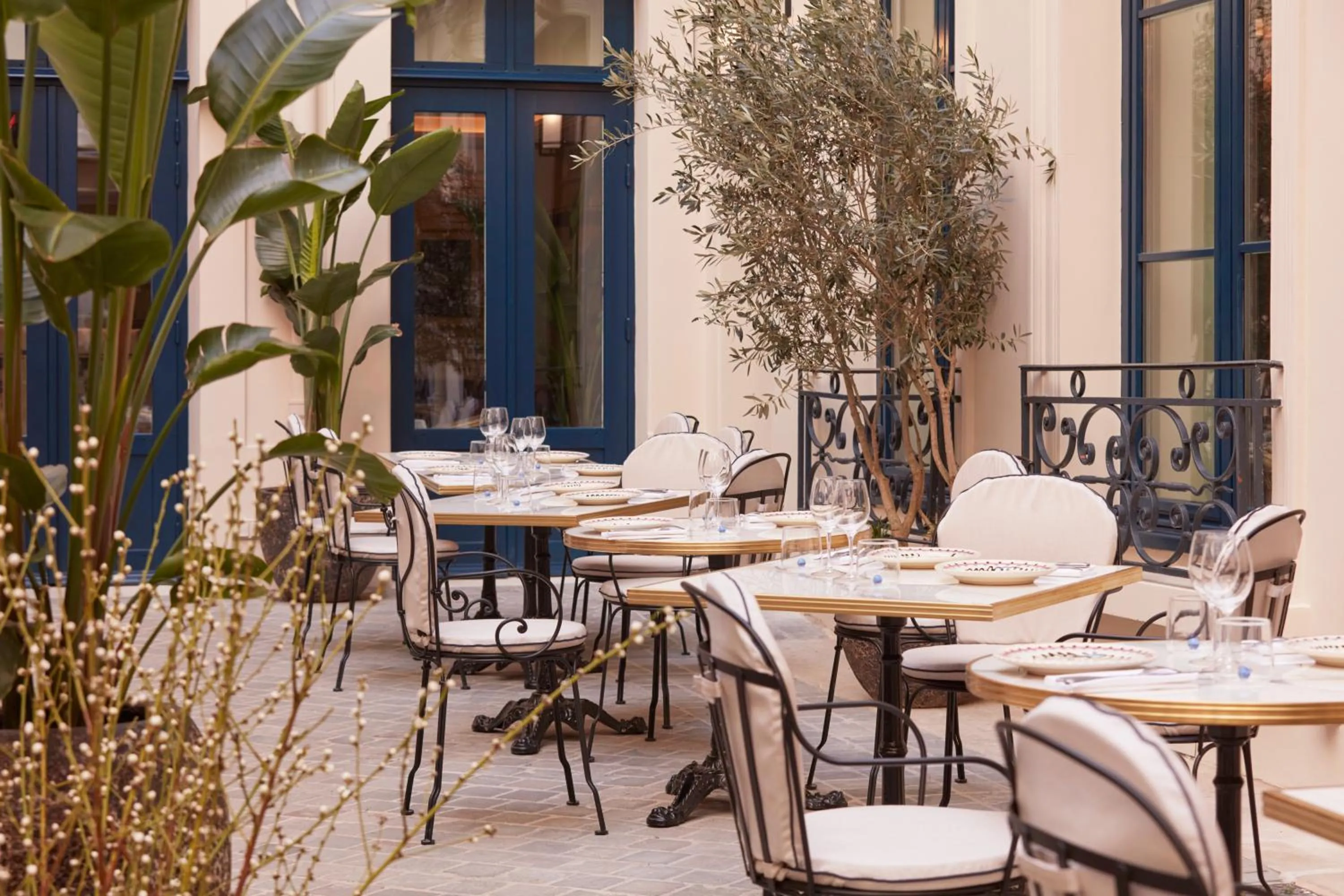 Restaurant/places to eat in Maison Delano Paris