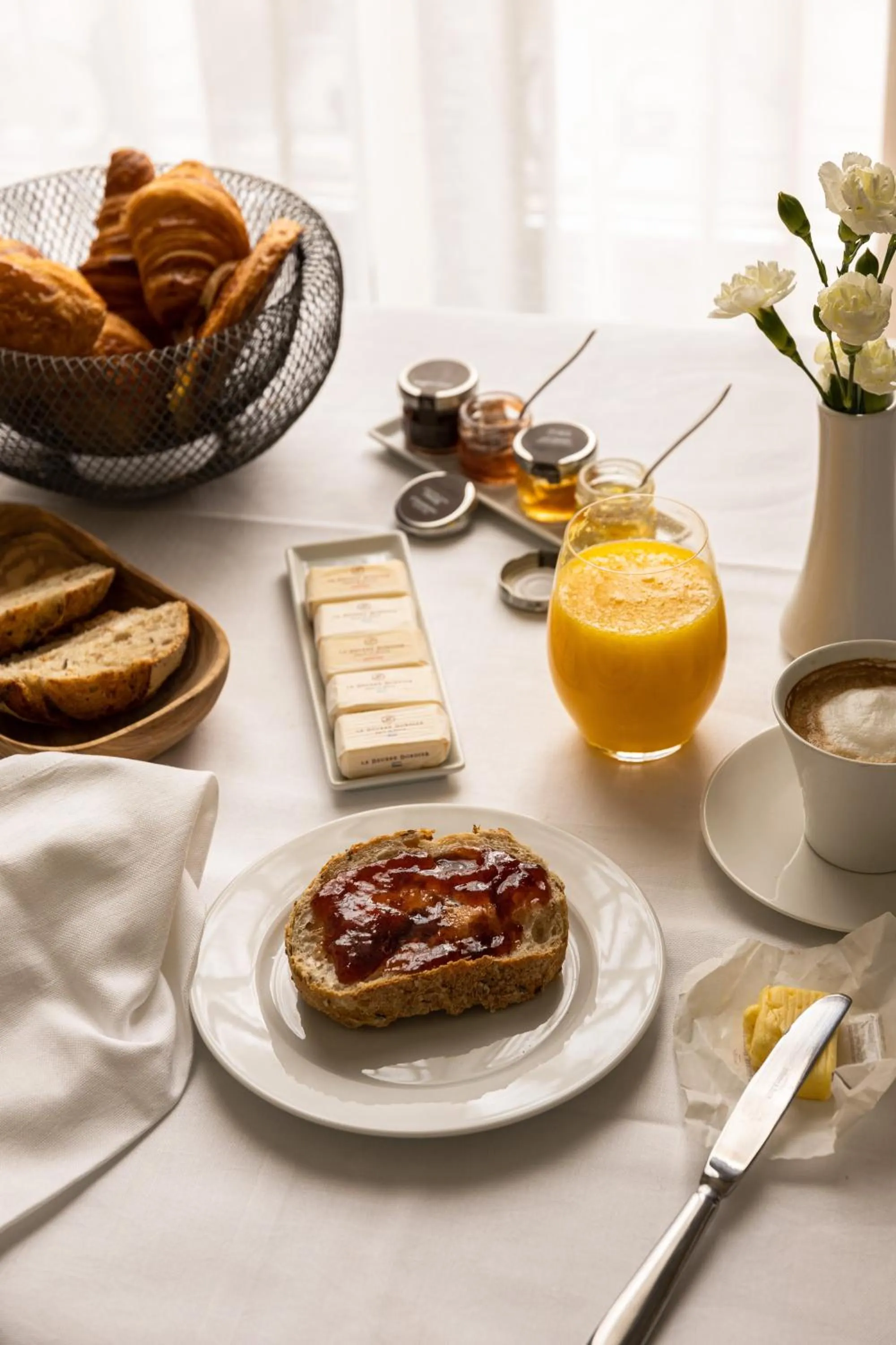 Breakfast in Maison Delano Paris