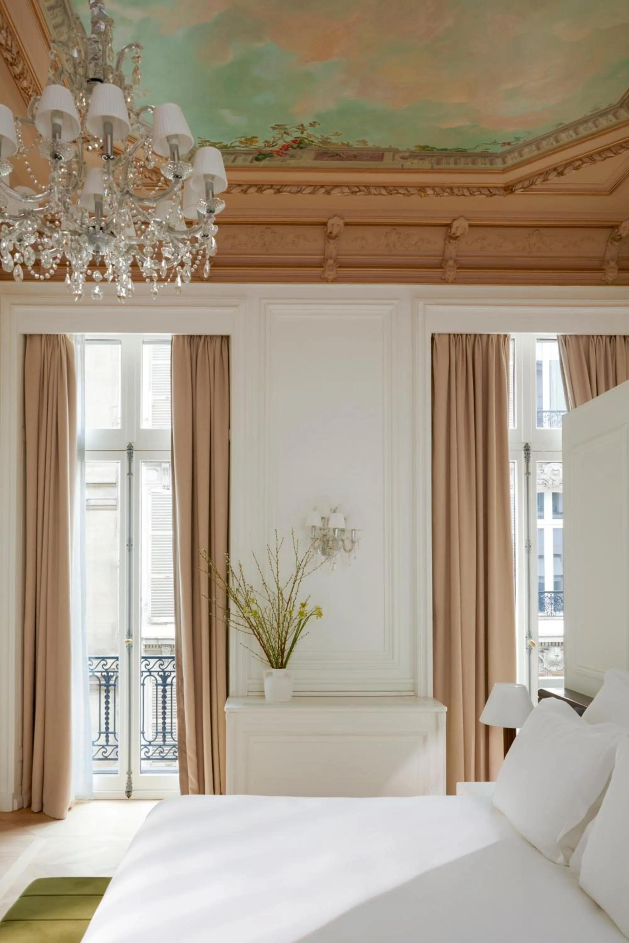 Bedroom, Bed in Maison Delano Paris