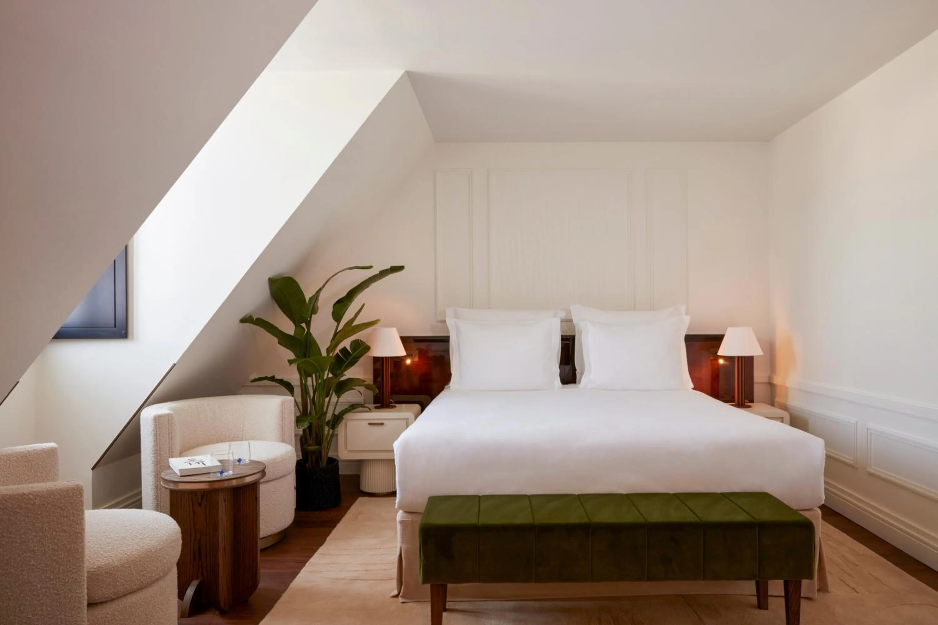 Bedroom, Bed in Maison Delano Paris