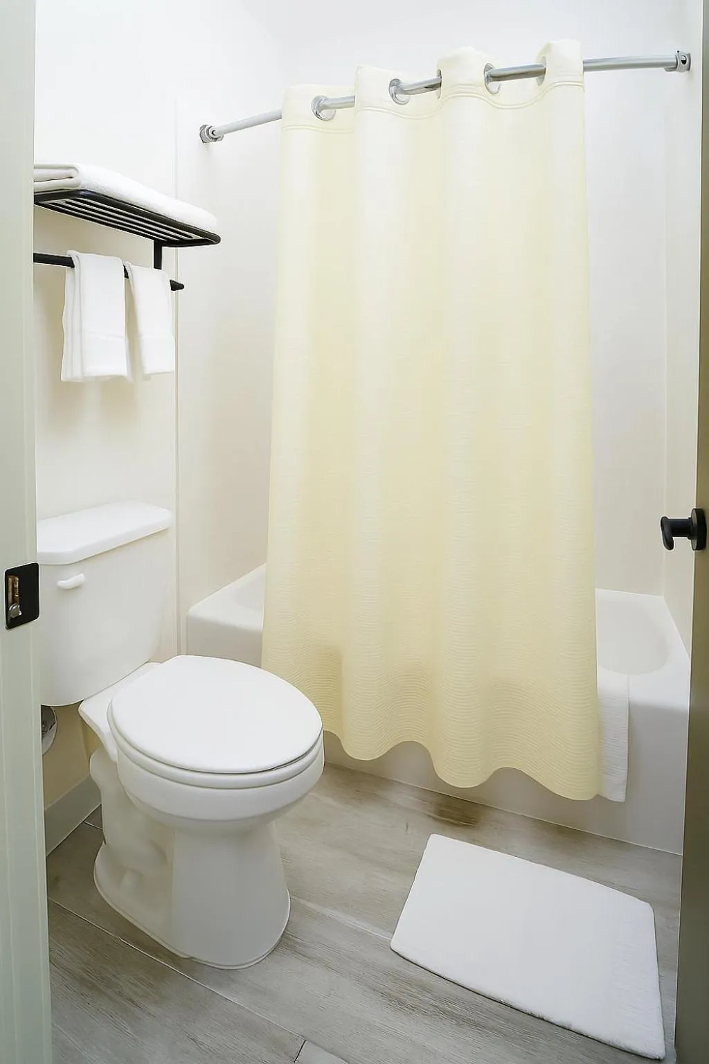 Shower in The Woodrose- NEWLY RENOVATED