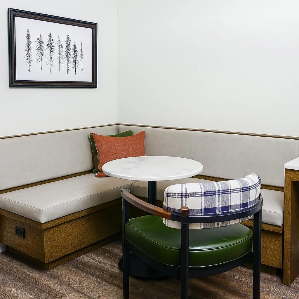 Seating area in The Woodrose- NEWLY RENOVATED