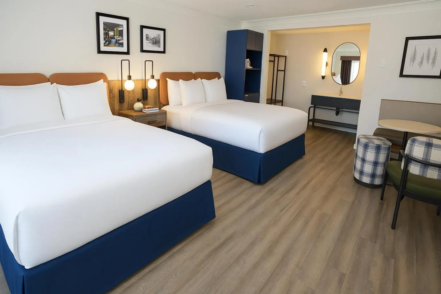 Bedroom, Bed in The Woodrose- NEWLY RENOVATED