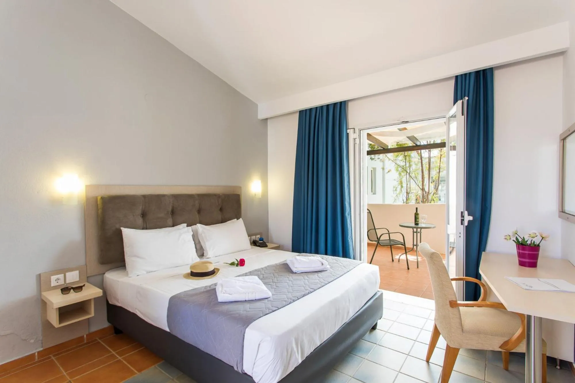 Photo of the whole room in Coral Blue Beach Hotel Gerakini