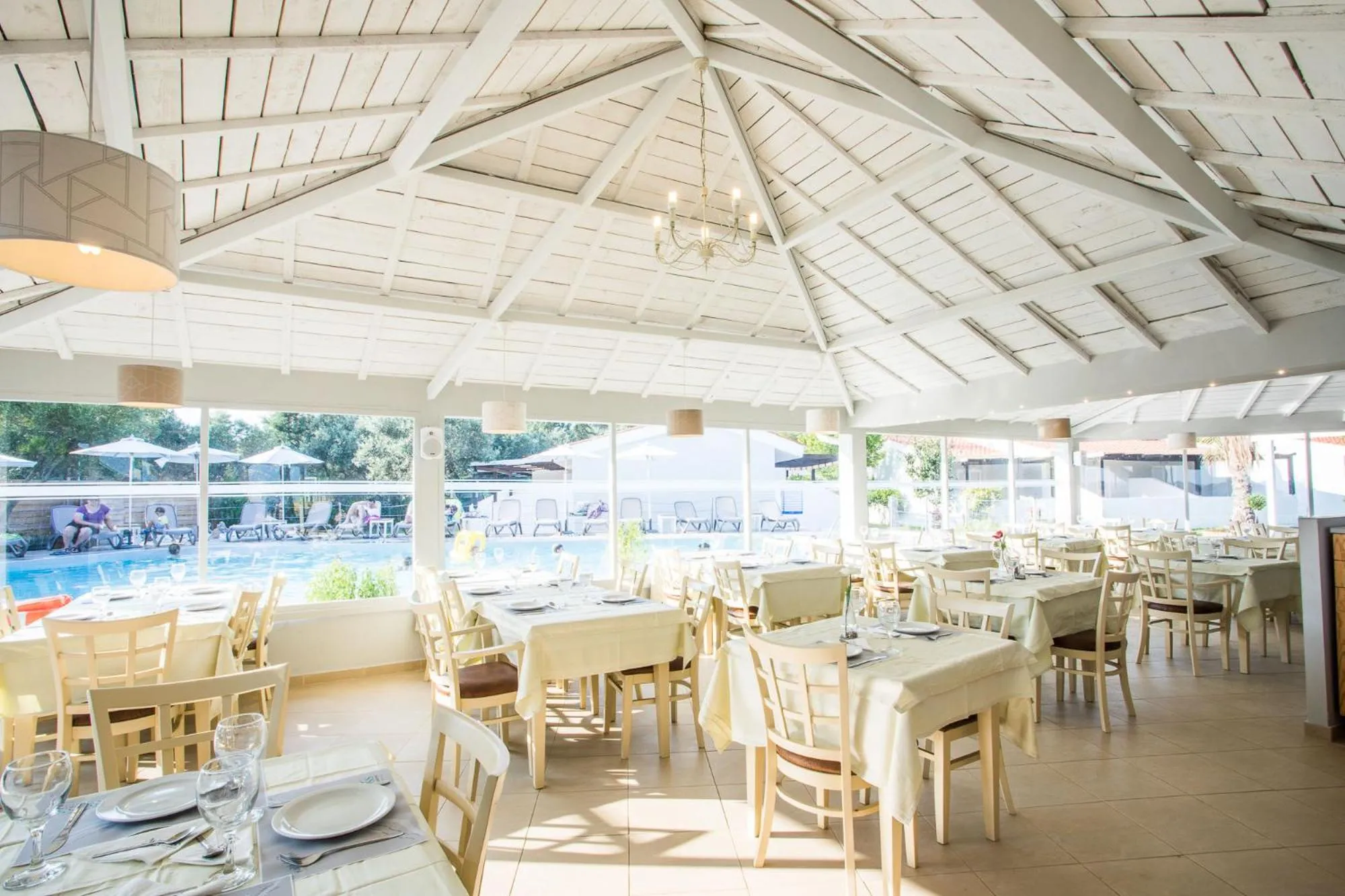 Restaurant/places to eat in Coral Blue Beach Hotel Gerakini