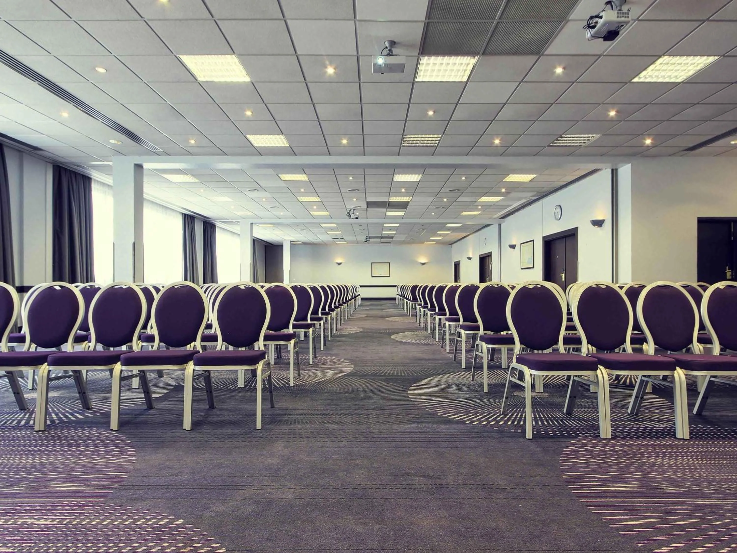 Meeting/conference room in Mercure Paris Velizy