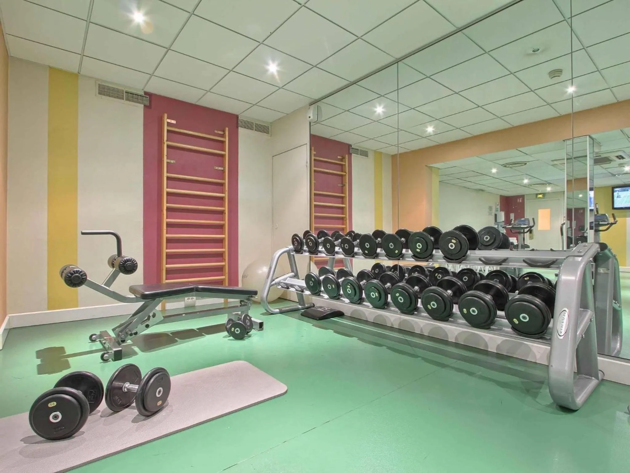 Fitness centre/facilities in Mercure Paris Velizy