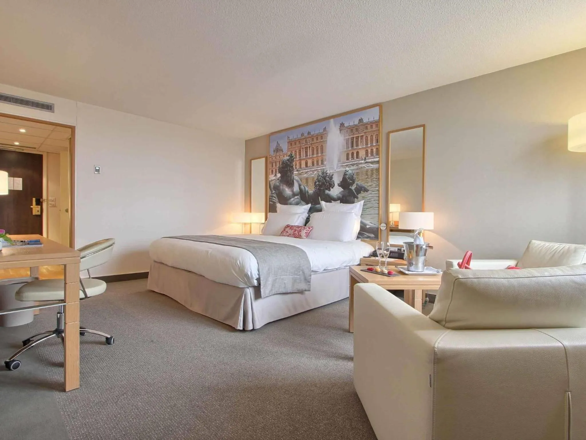 Bedroom, Bed in Mercure Paris Velizy