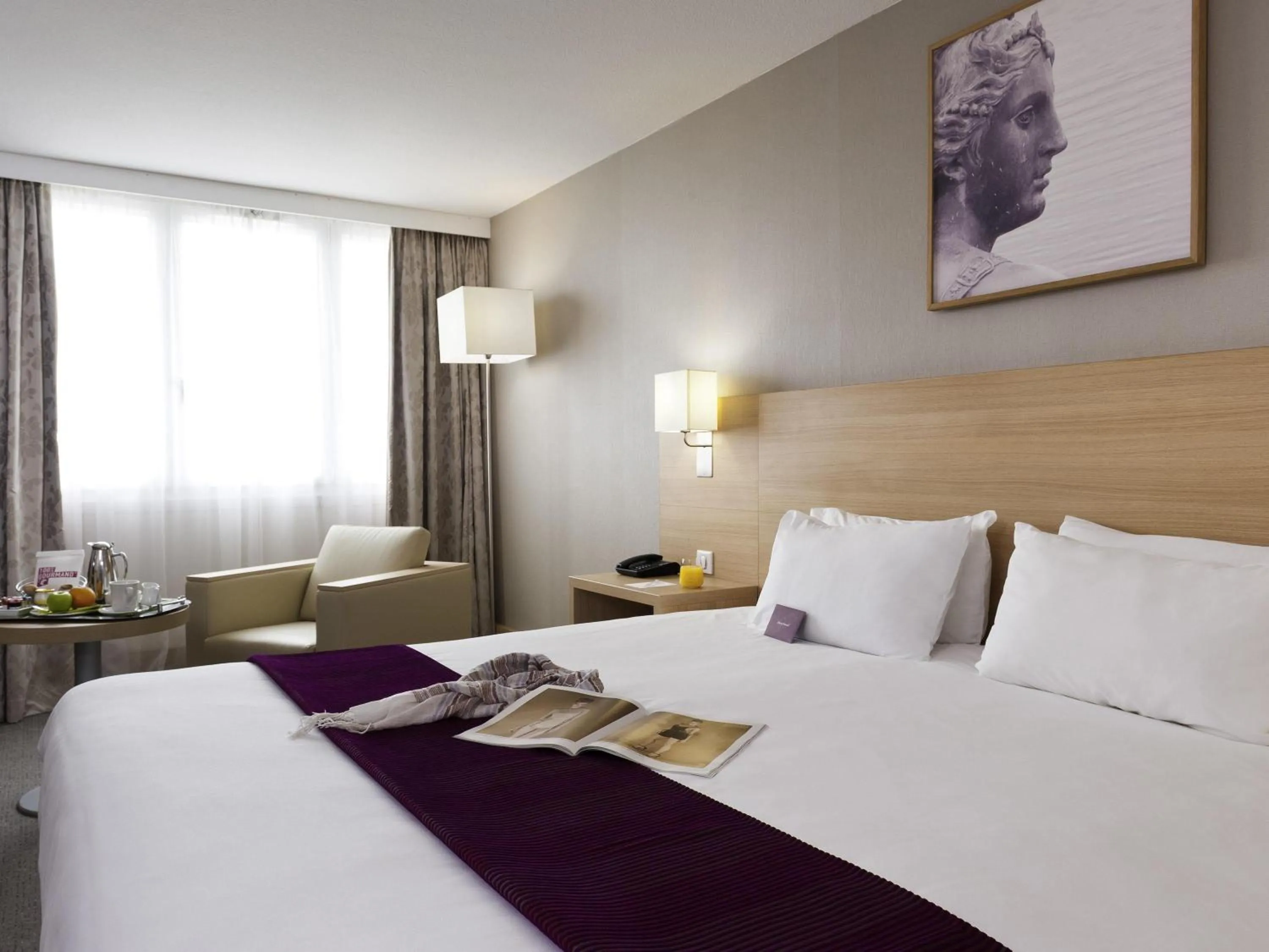 Bedroom, Bed in Mercure Paris Velizy
