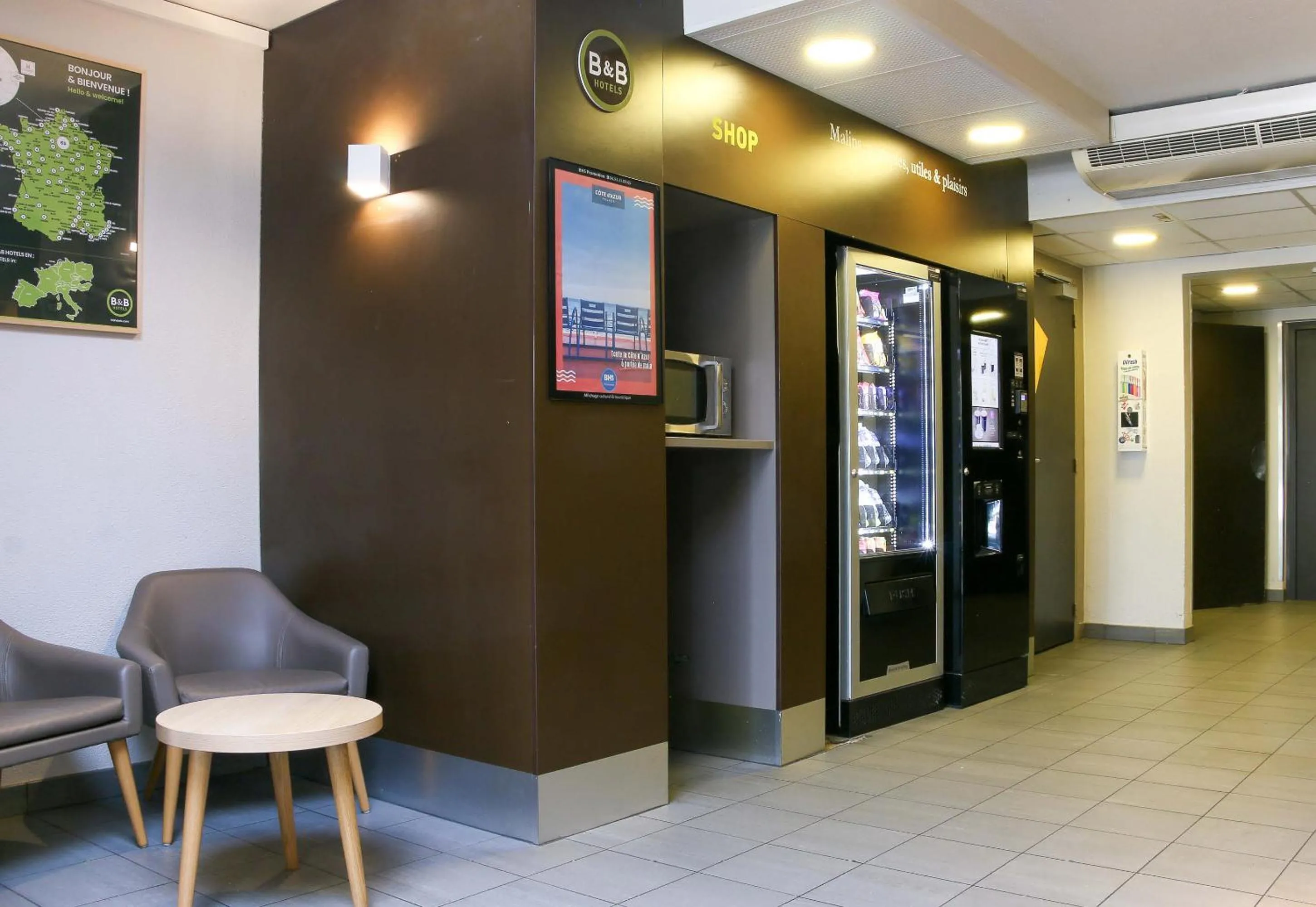 Lobby or reception in B&B HOTEL Fréjus Roquebrune-sur-Argens