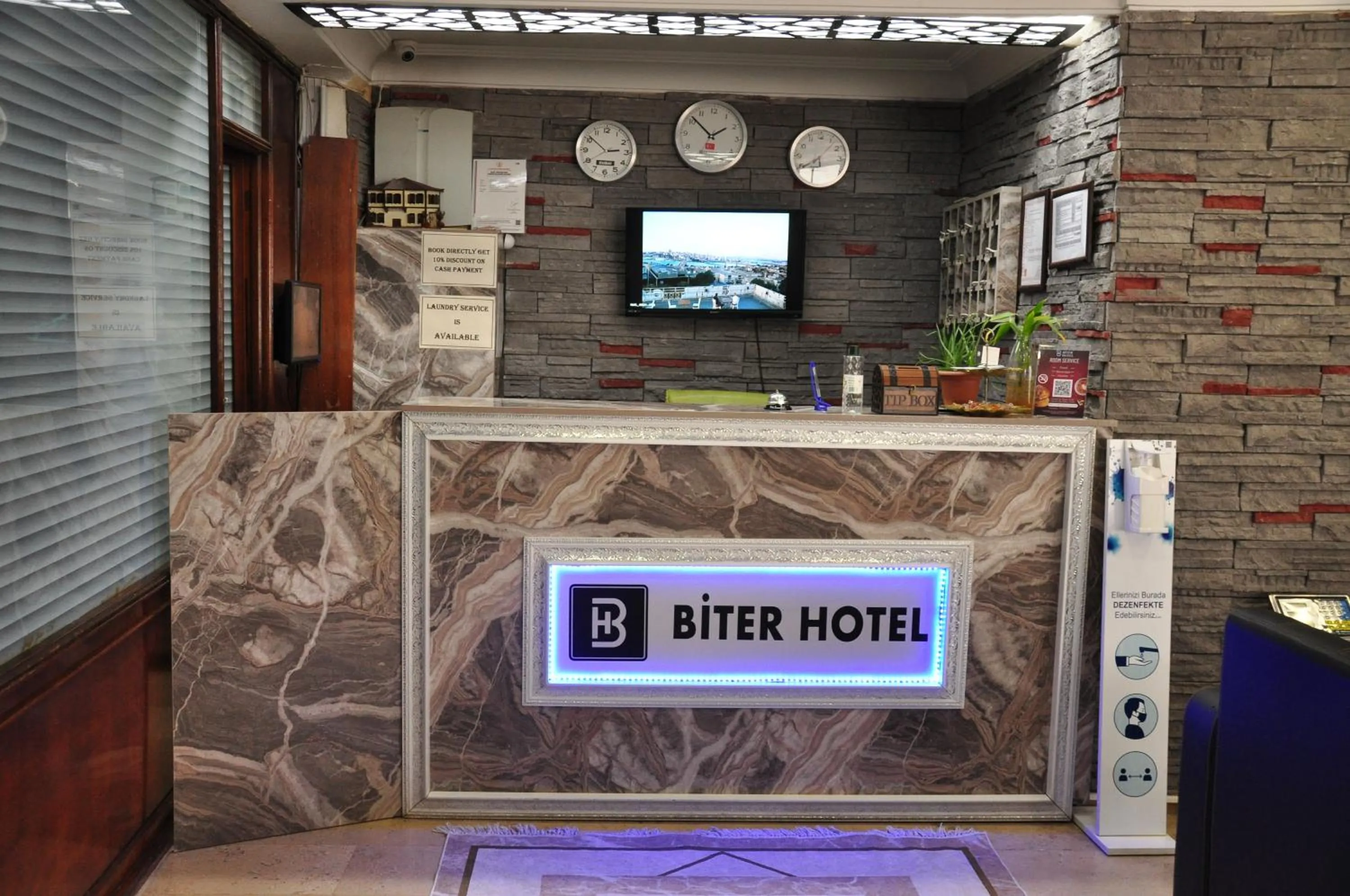 Lobby or reception in Biter Hotel