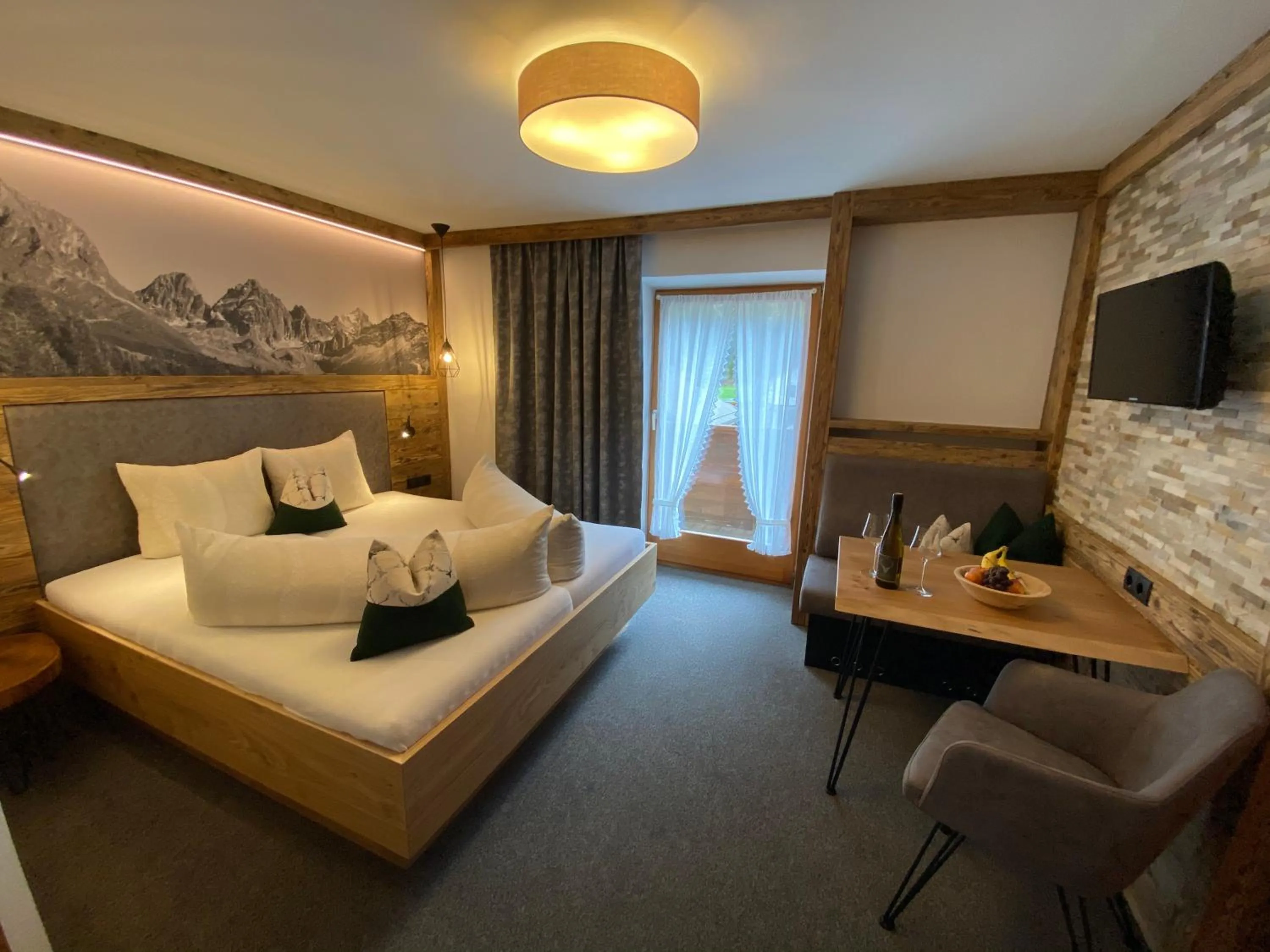 Photo of the whole room, Bed in Hotel Jägerhof