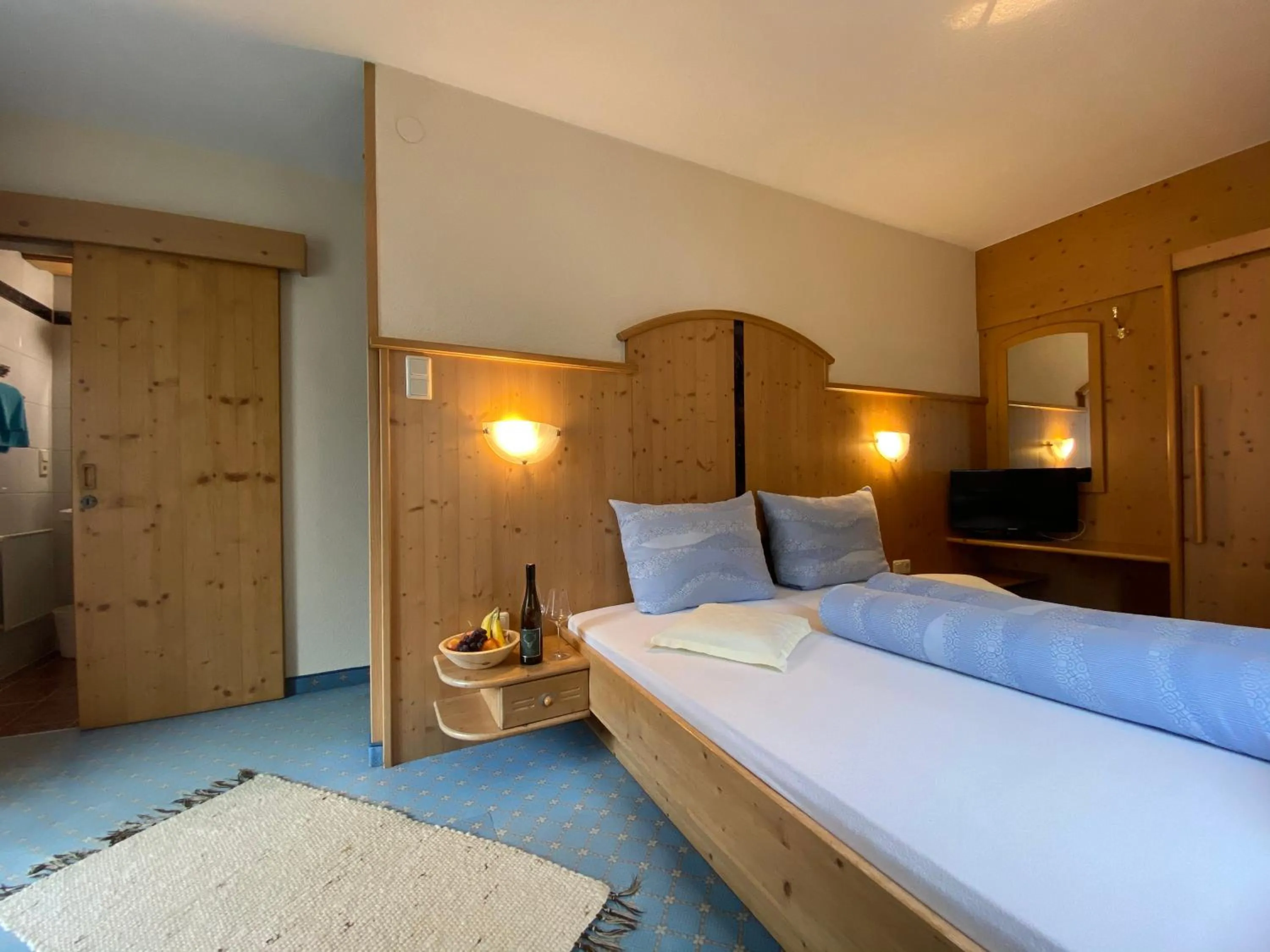 Photo of the whole room, Bed in Hotel Jägerhof