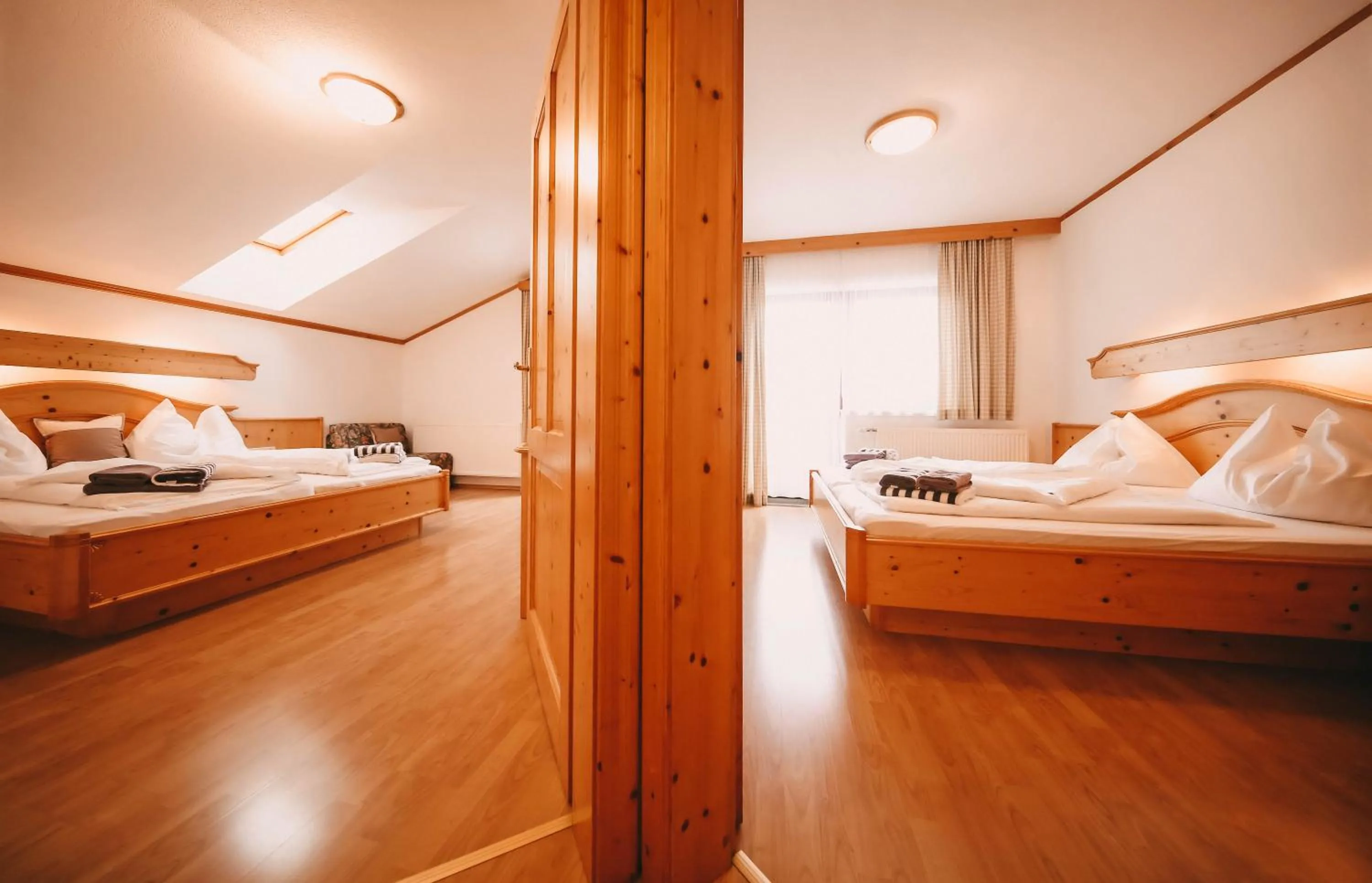 Photo of the whole room, Bed in Posers Bergwelt B&B