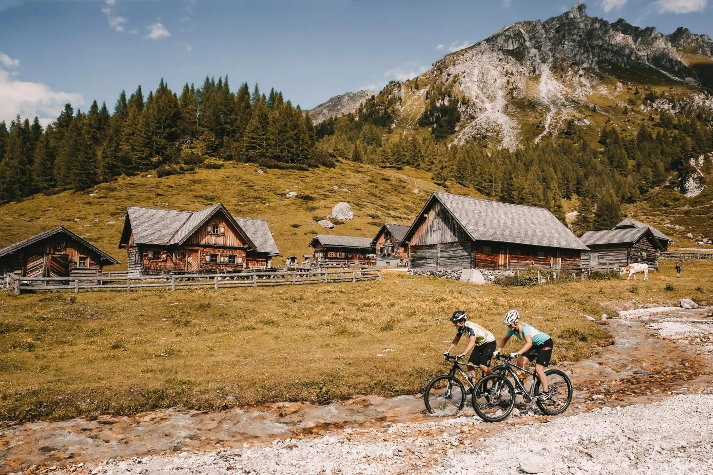 Hiking in Posers Bergwelt B&B