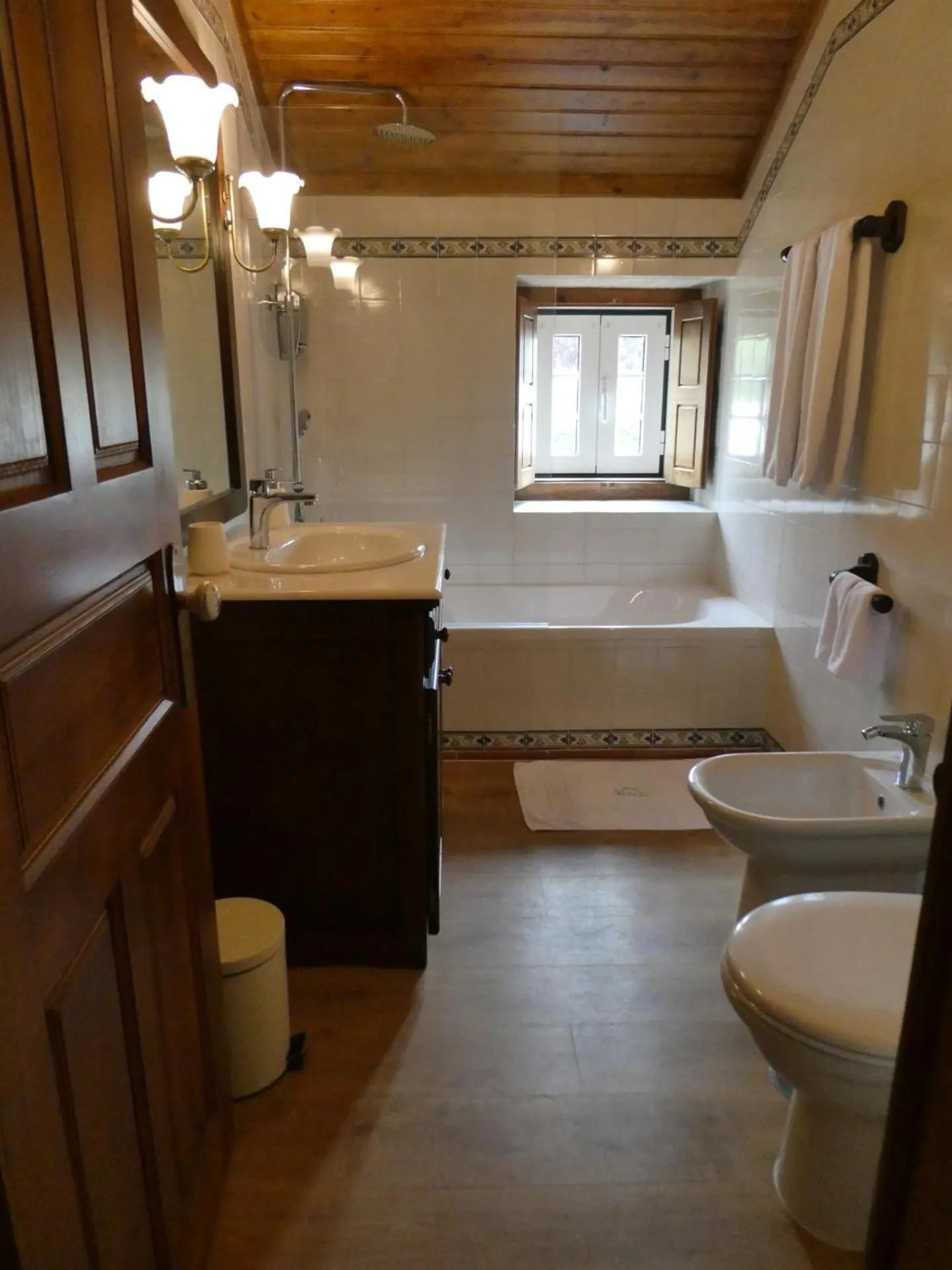 Shower in Vida-Vi, Country House and B&B