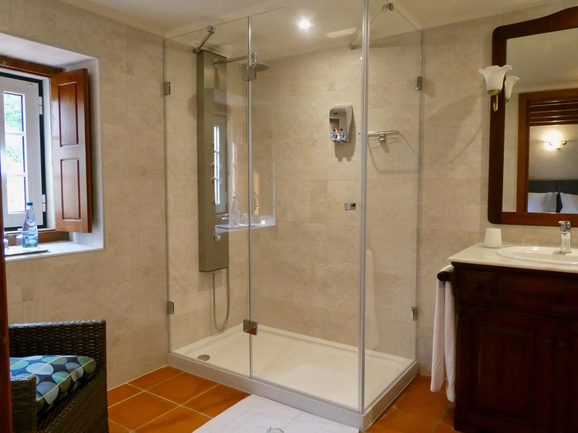 Shower in Vida-Vi, Country House and B&B