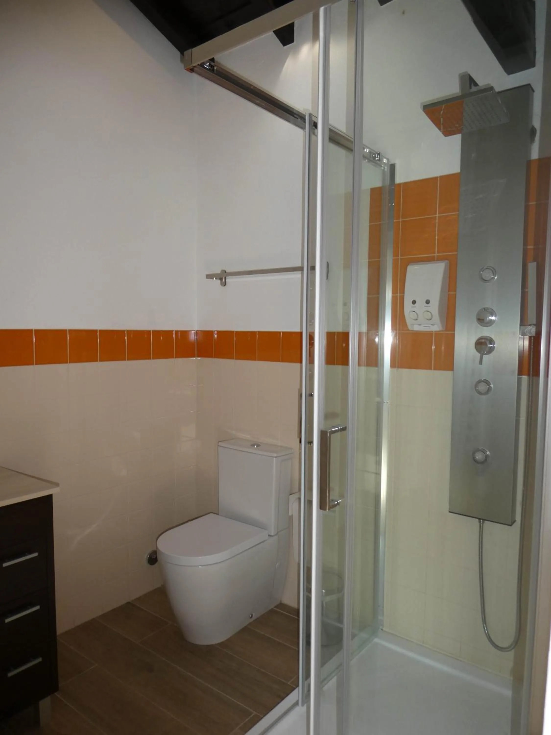 Shower in Vida-Vi, Country House and B&B