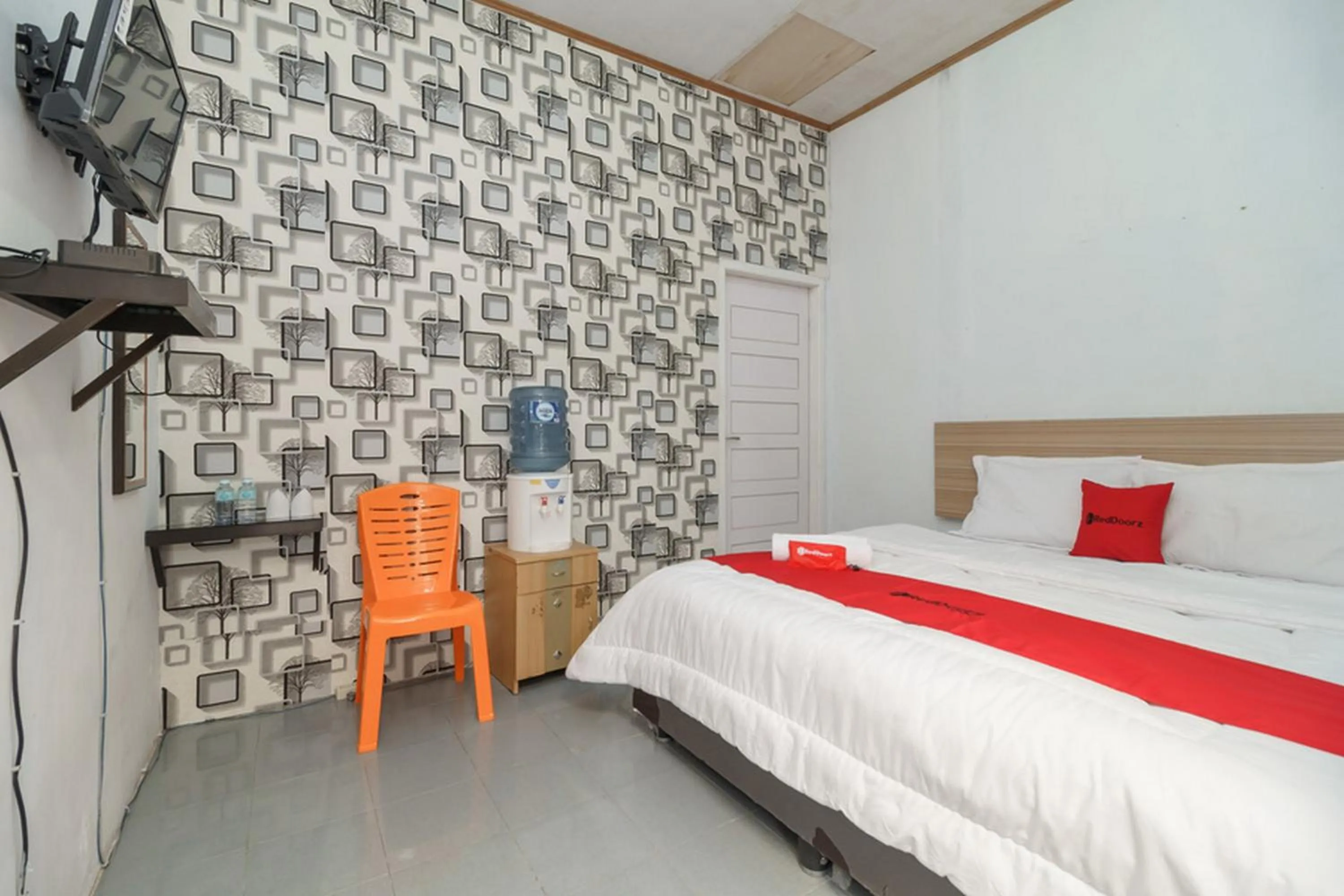 Bed in RedDoorz Syariah near Paradiso Beach Sabang