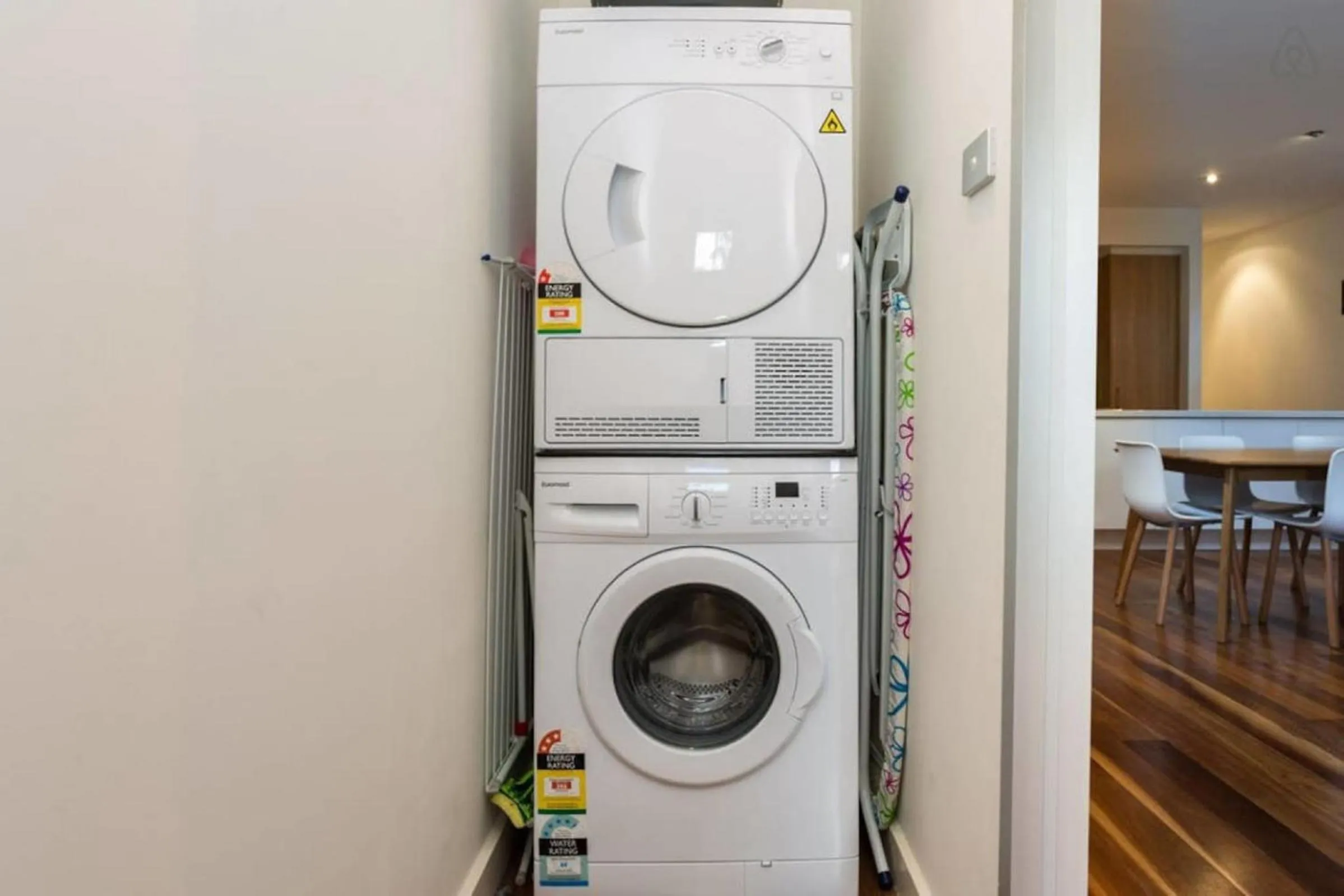 washing machine in Bradman Modern Style a Walk to MCG, Swan St, CBD