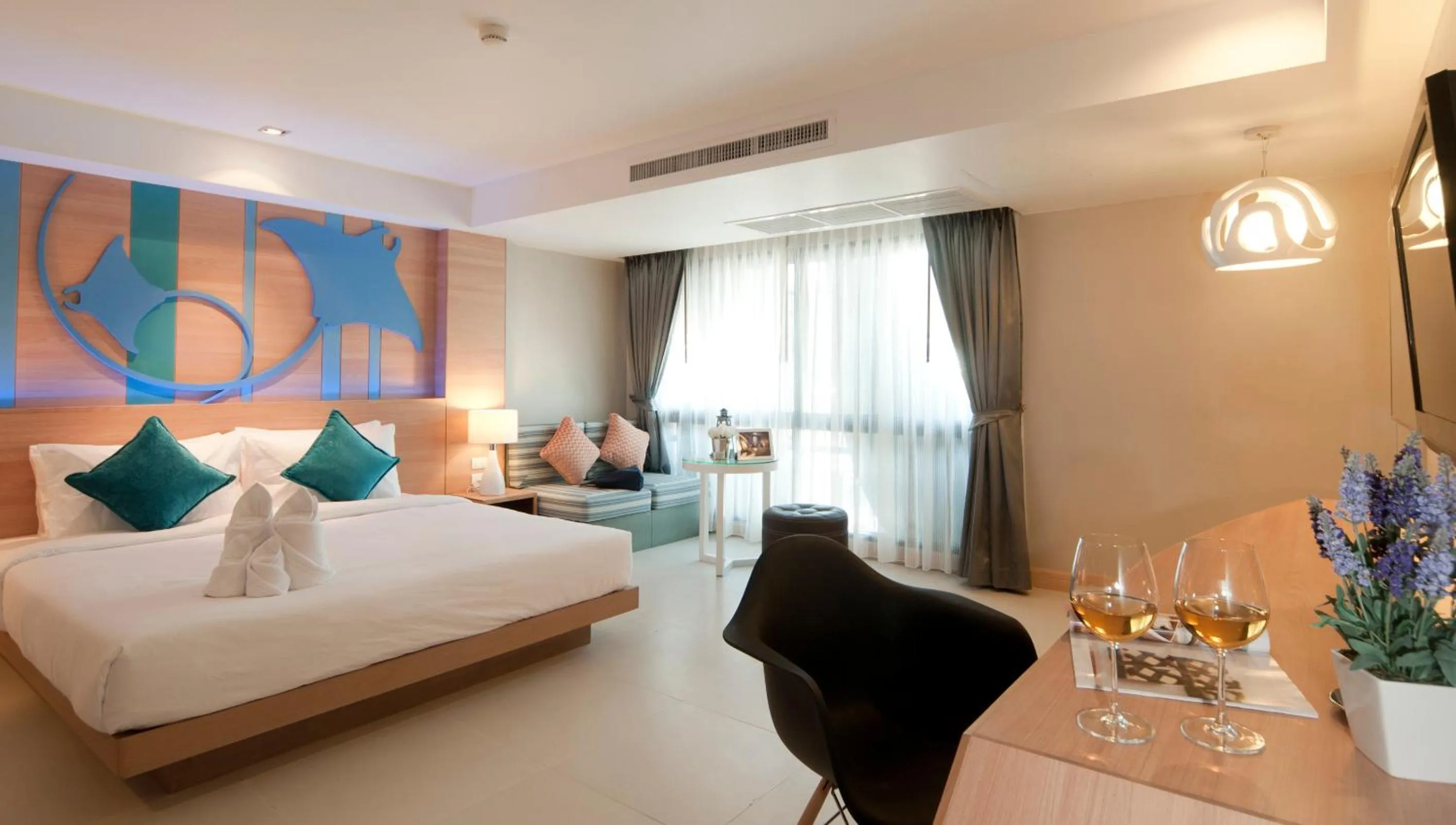 Photo of the whole room, Bed in Ratana Platinum Resort Kamala