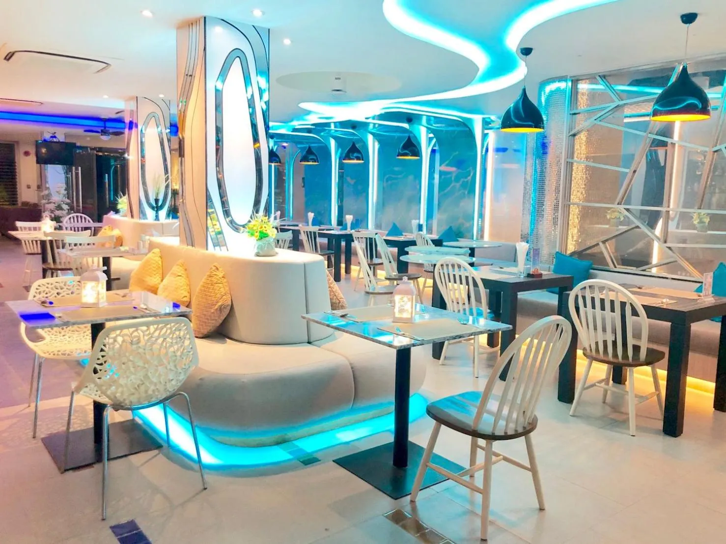 Restaurant/places to eat in Ratana Platinum Resort Kamala