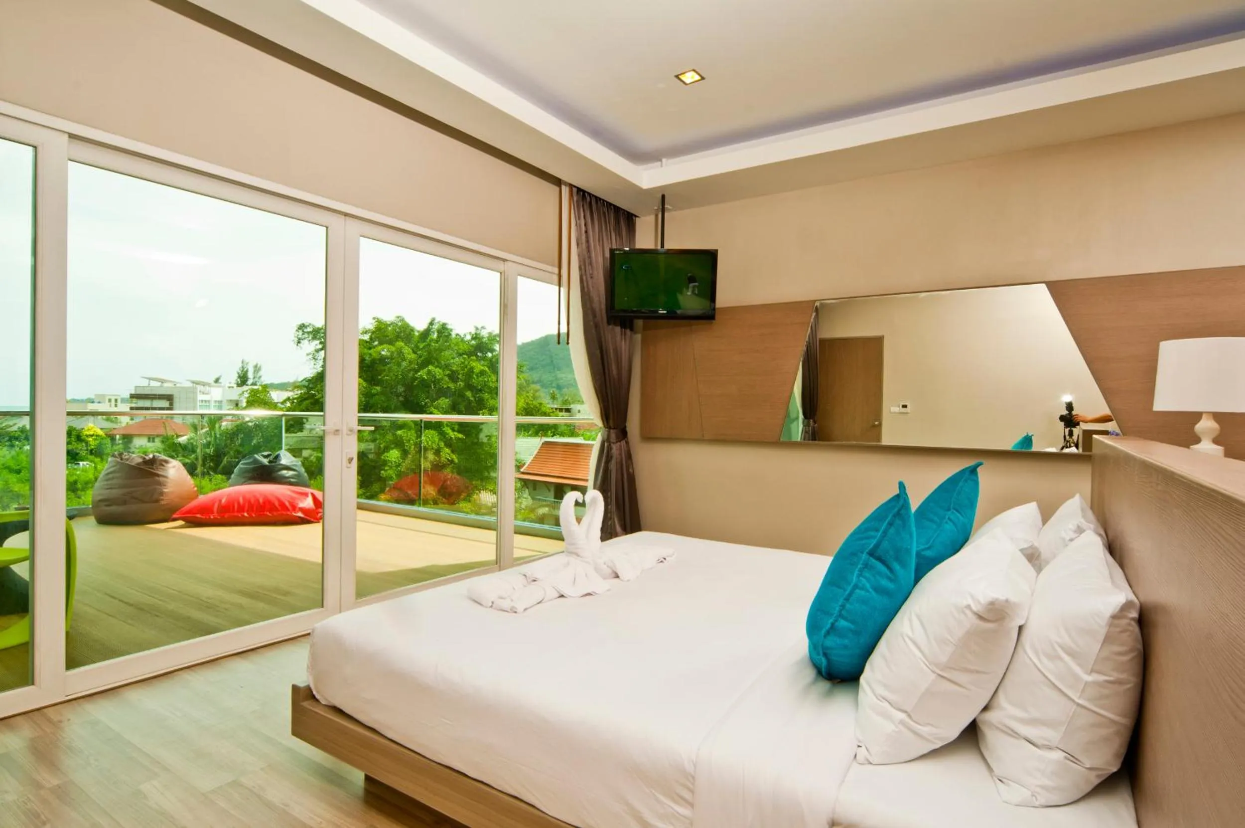 Photo of the whole room, Bed in Ratana Platinum Resort Kamala