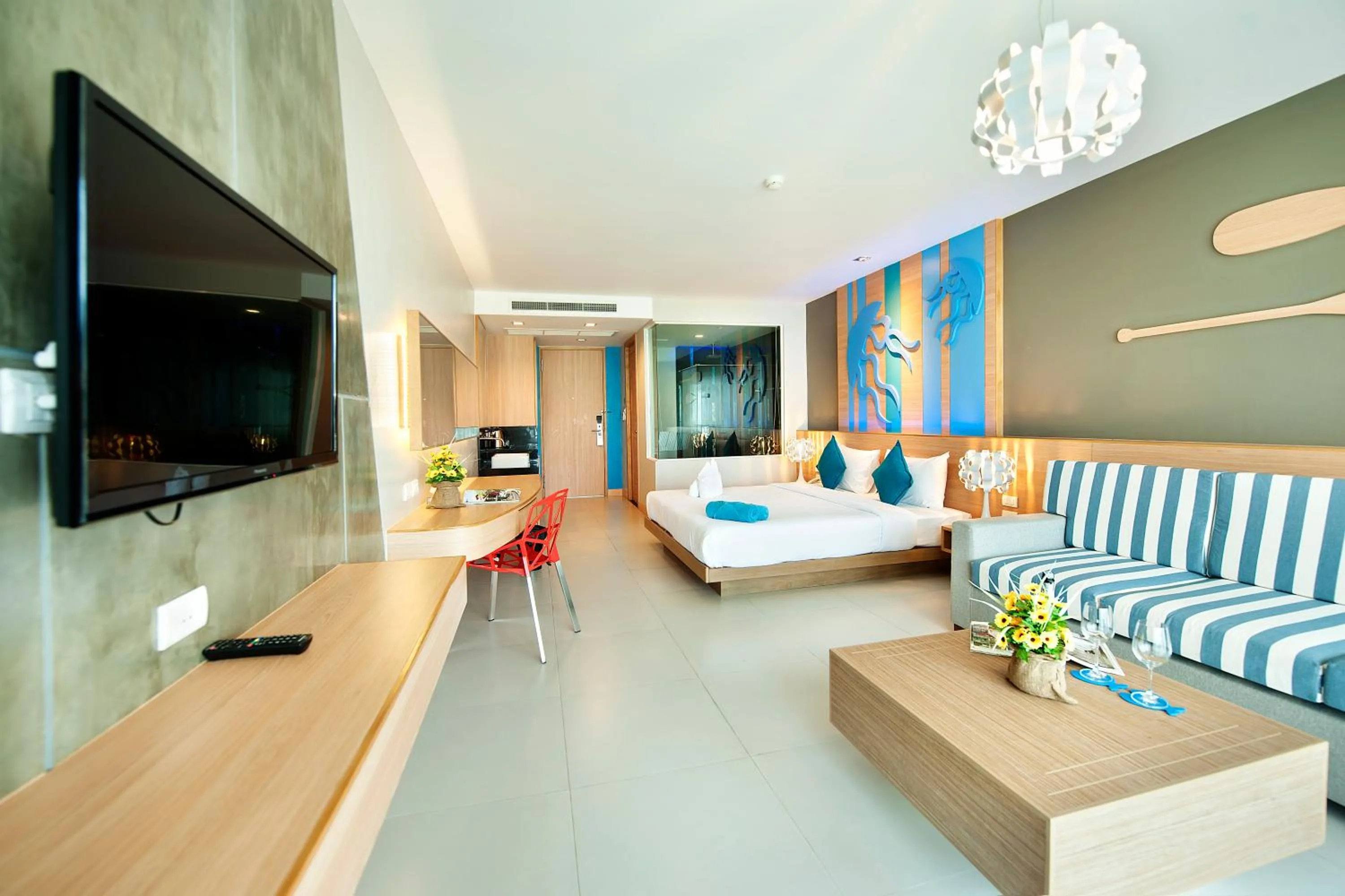 Photo of the whole room, Bed in Ratana Platinum Resort Kamala