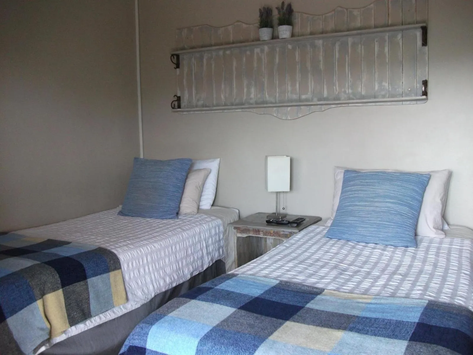 Bed in Meerkat Manor