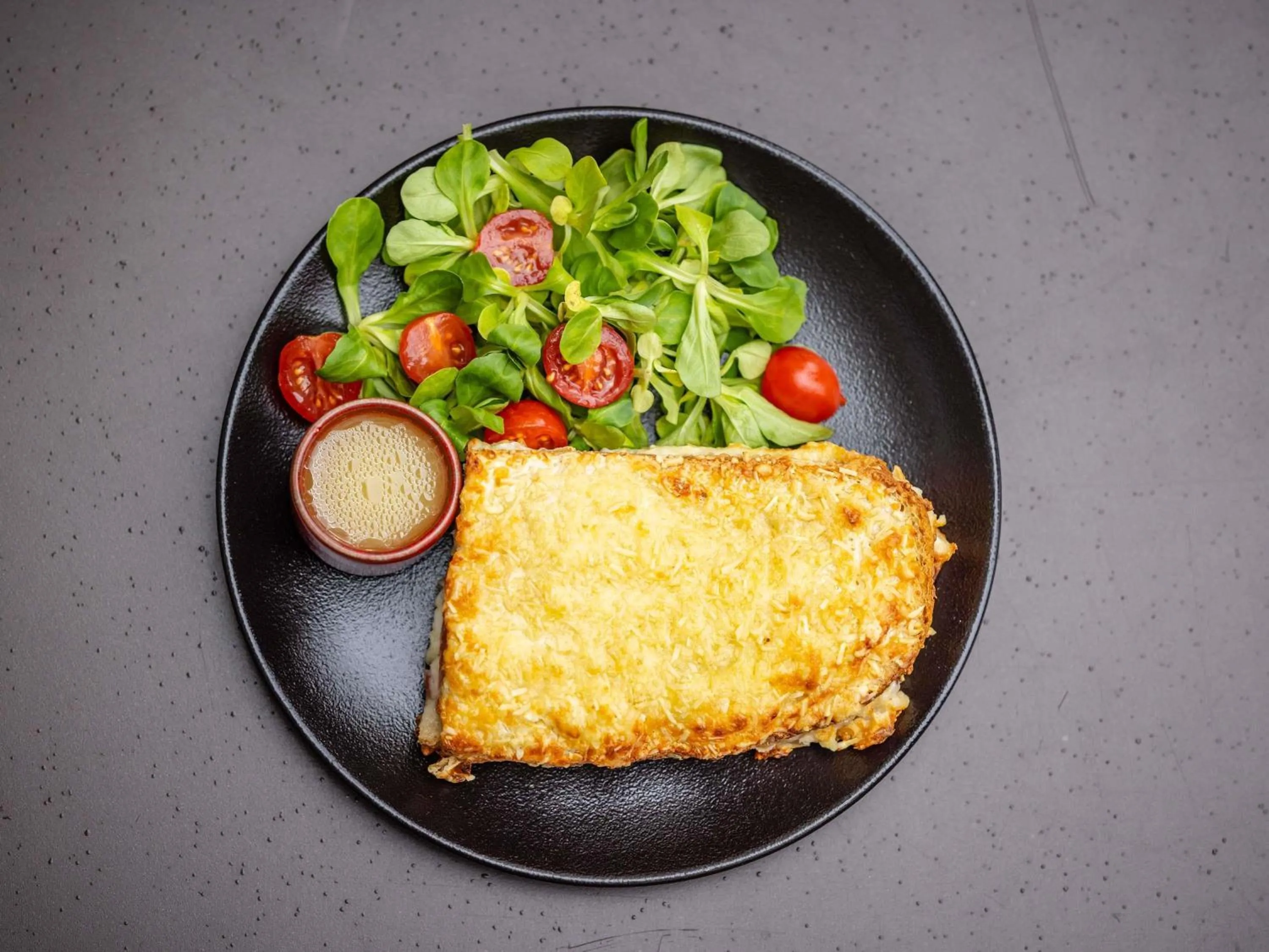 Lounge or bar in Novotel Suites Rouen Normandie