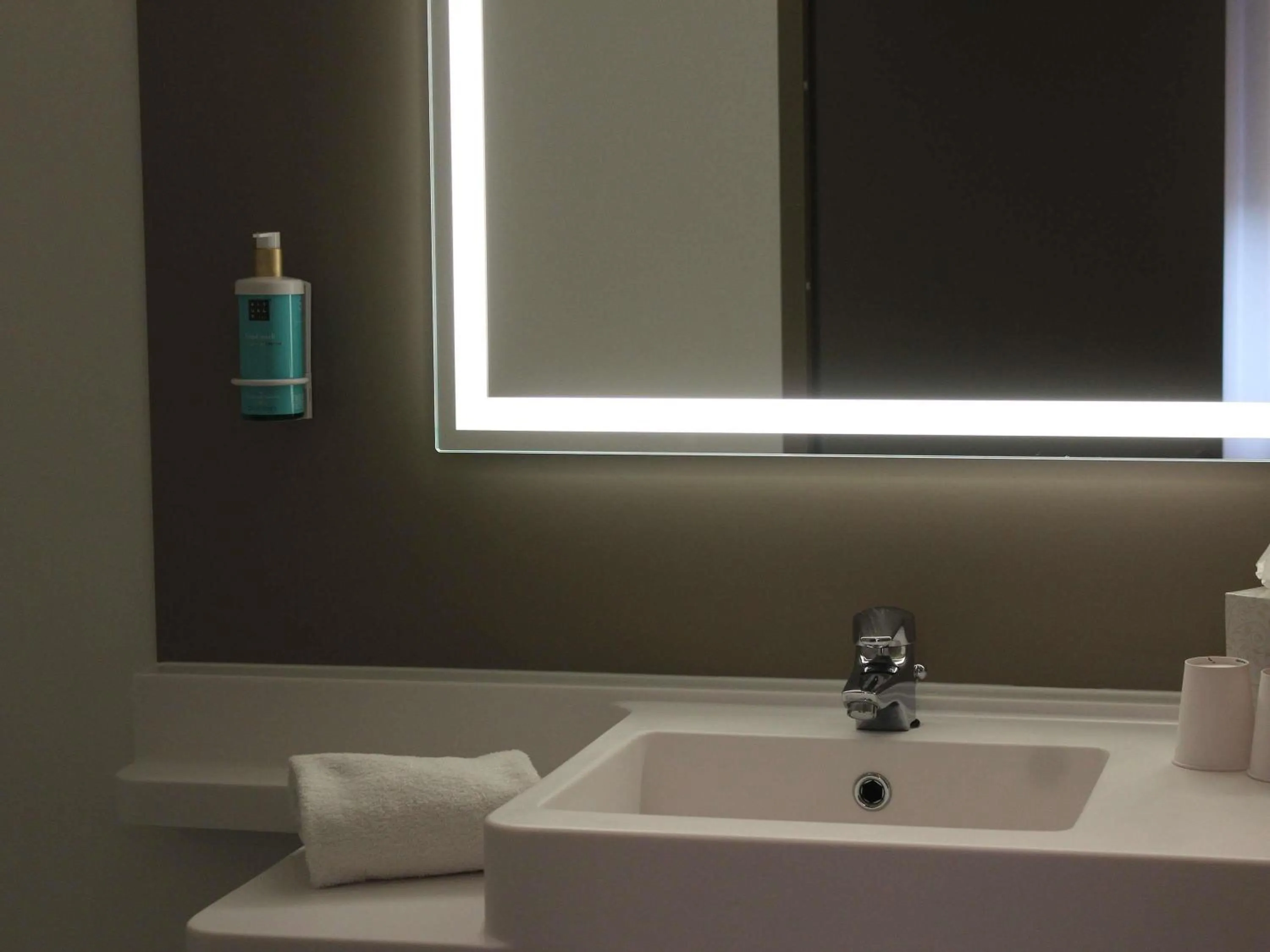 Bedroom in Novotel Suites Rouen Normandie