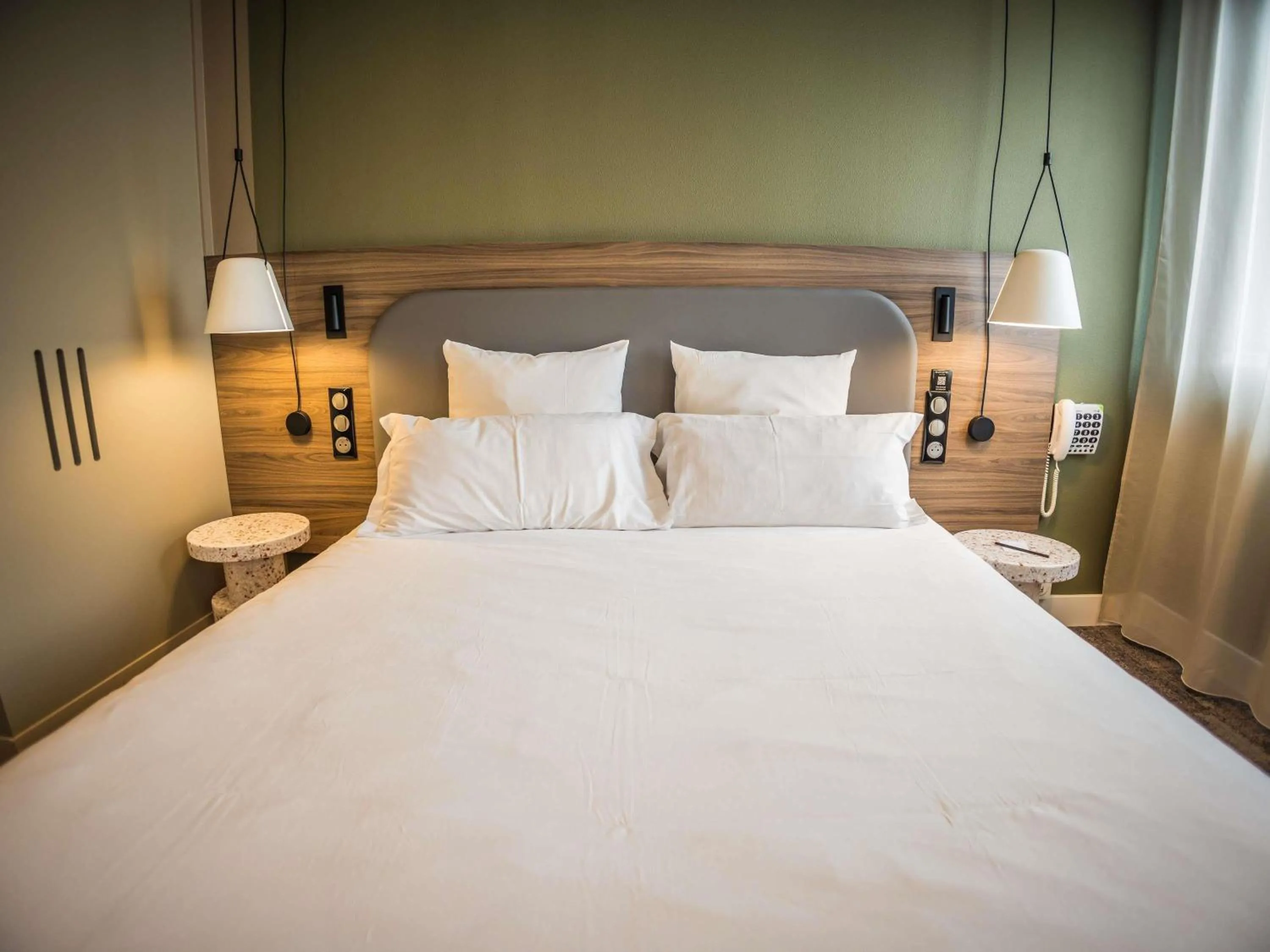 Bedroom, Bed in Novotel Suites Rouen Normandie