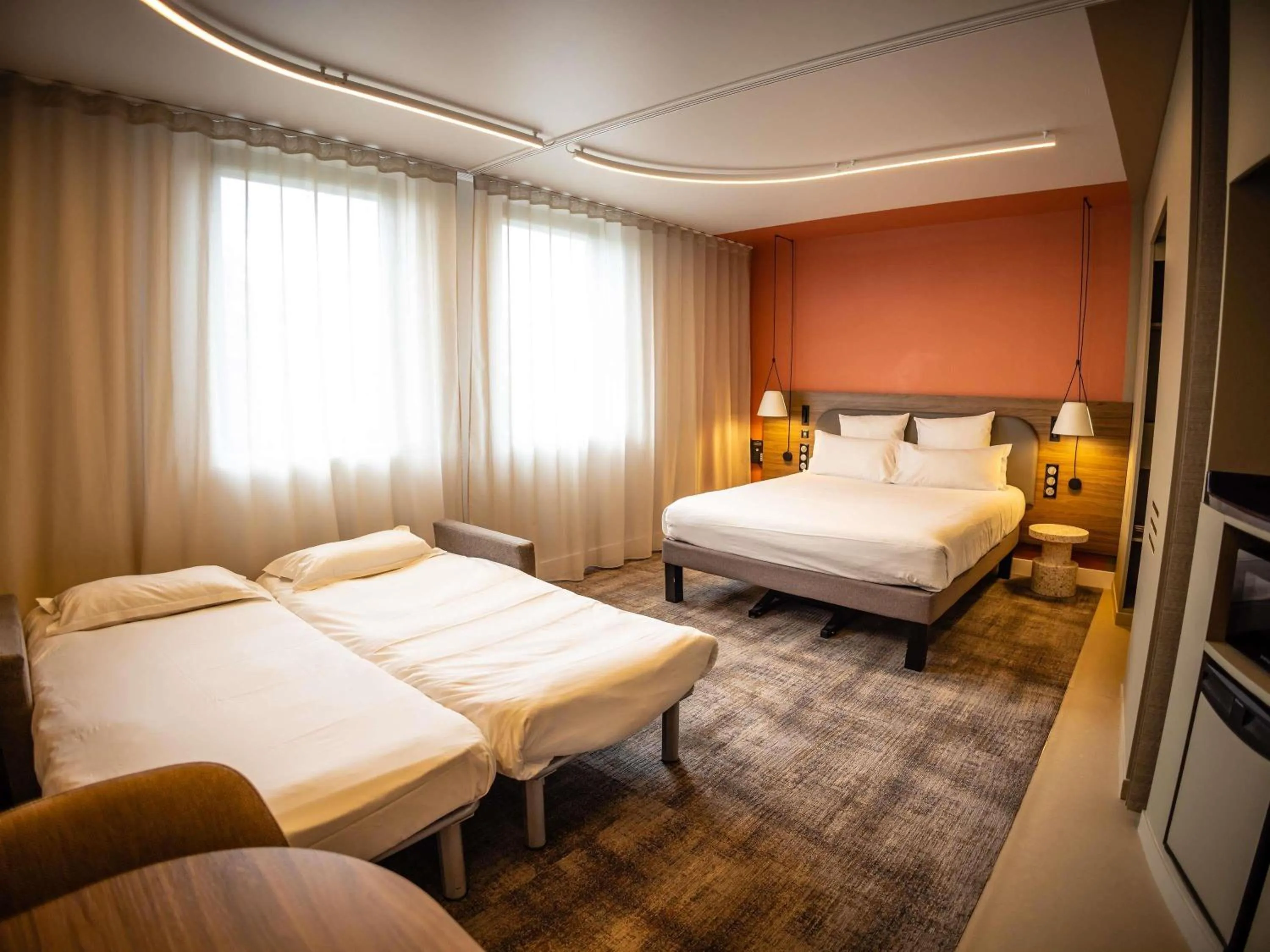 Bedroom, Bed in Novotel Suites Rouen Normandie