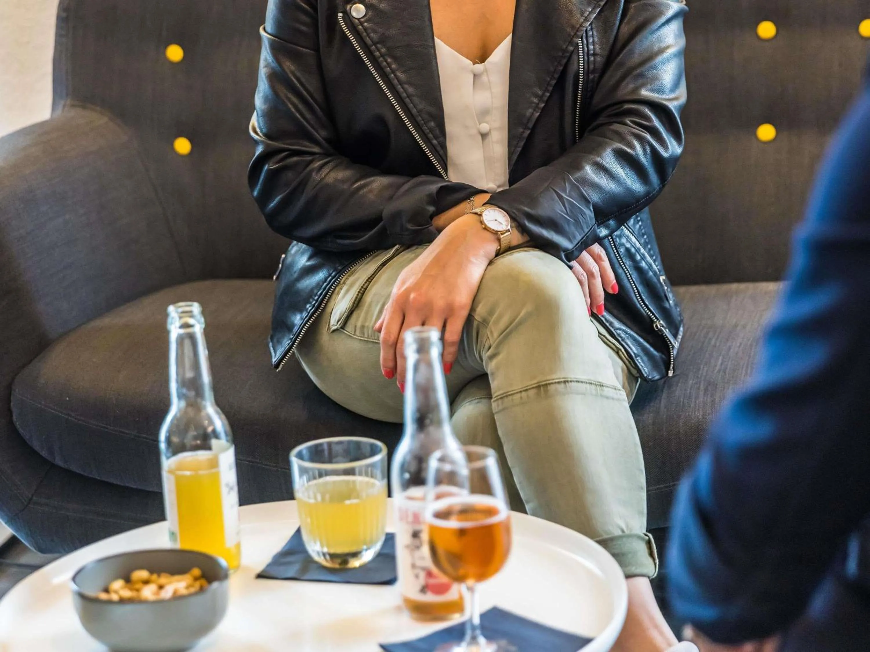 Lounge or bar in Novotel Suites Rouen Normandie