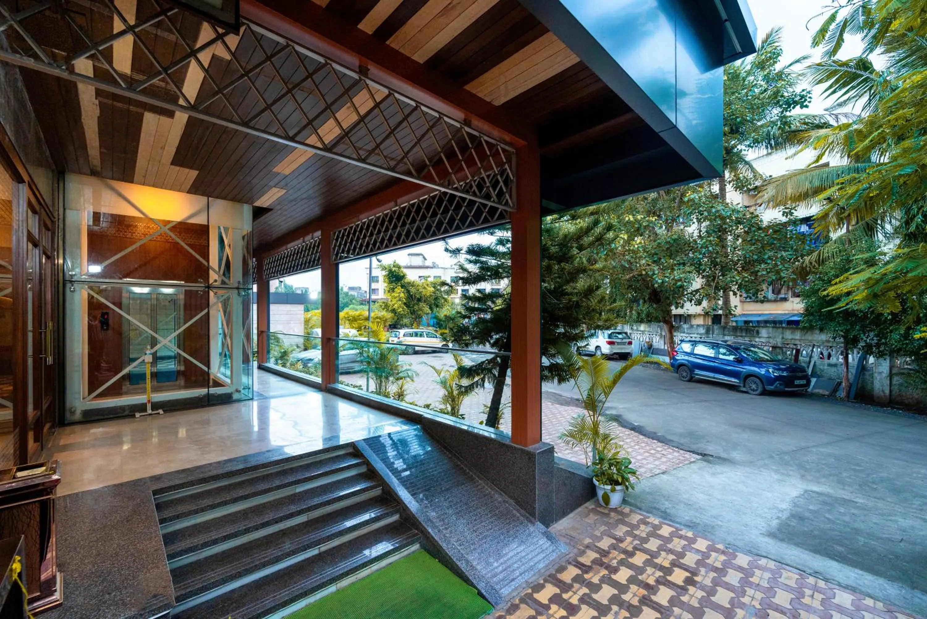 Facade/entrance in Freesia By Express Inn