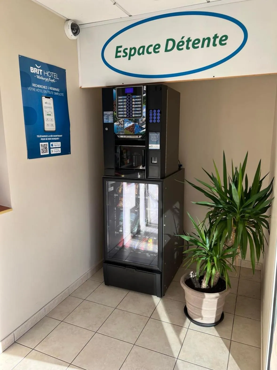 vending machine in Brit Hotel Saumur