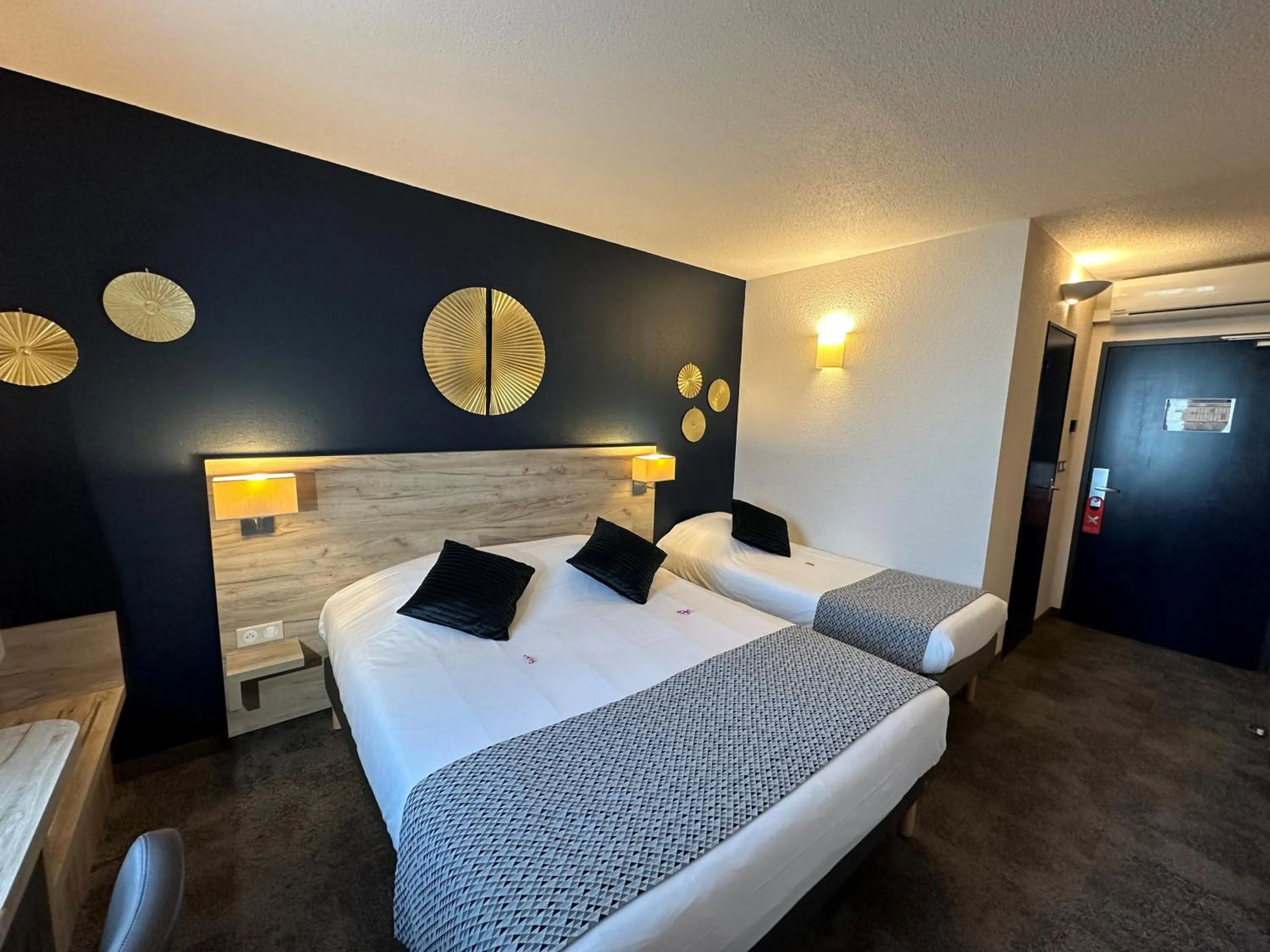 Photo of the whole room, Bed in Brit Hotel Saumur