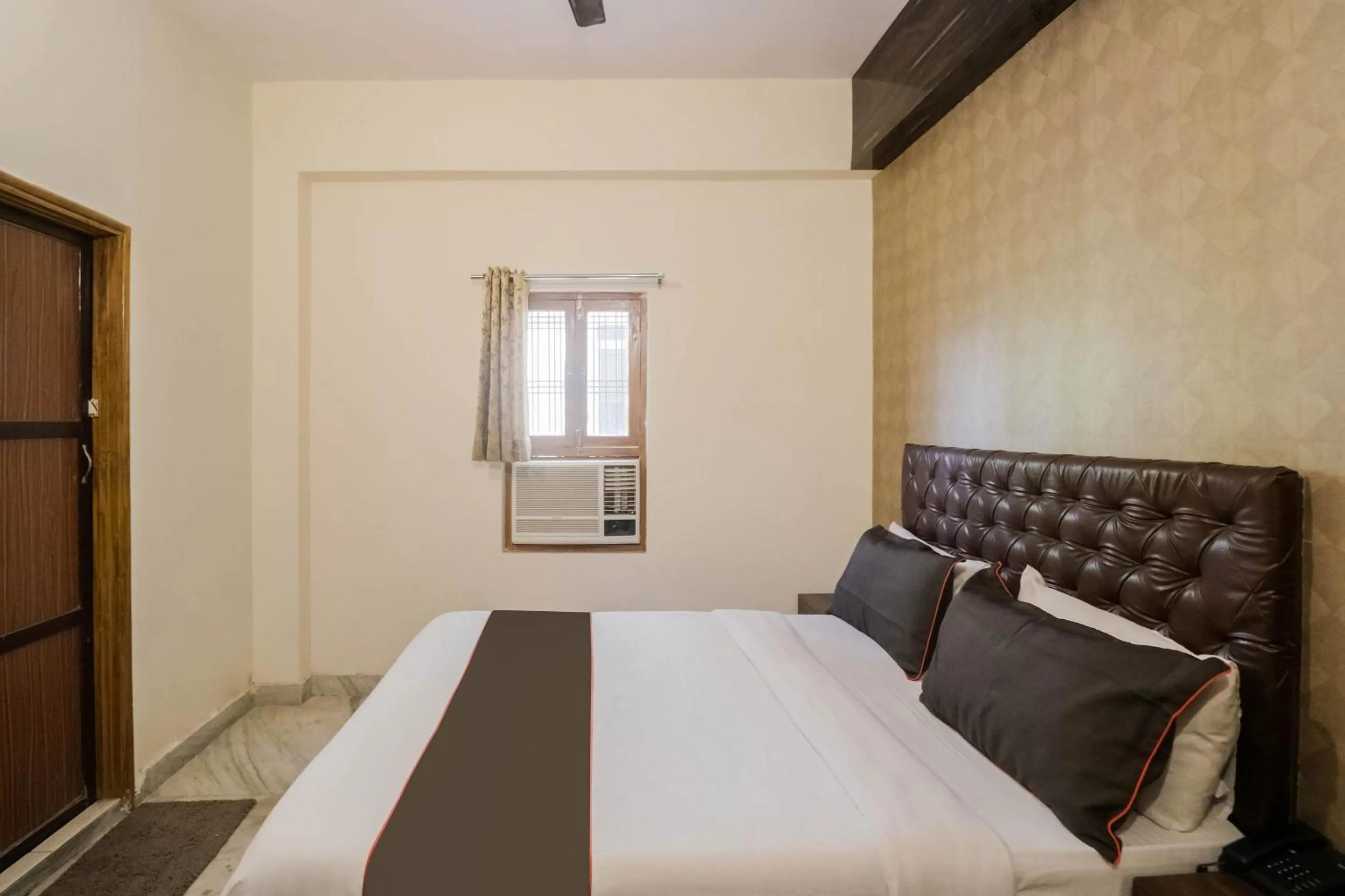 Bedroom, Bed in Collection O Kewal Palace Hyderabad Gate