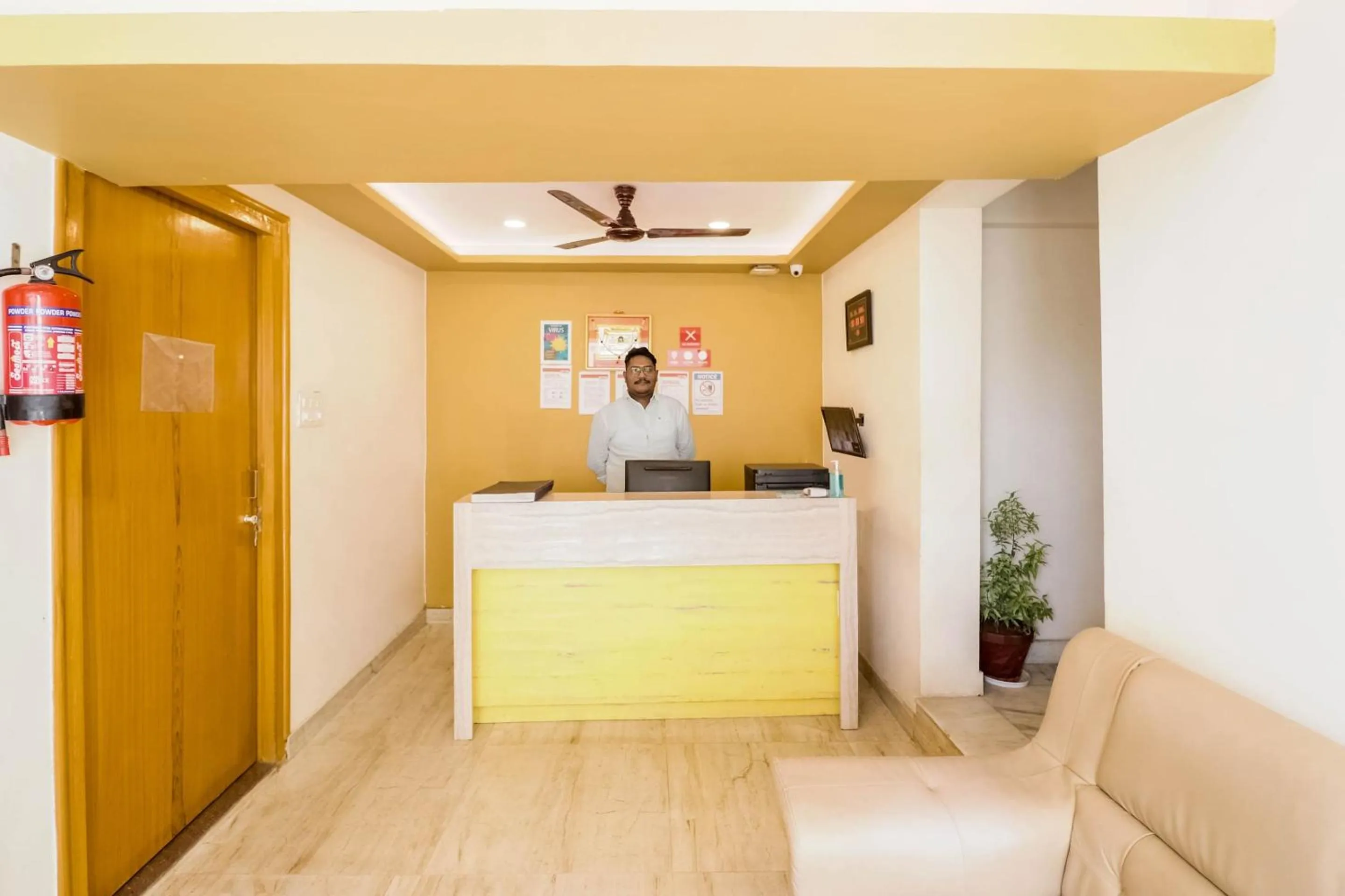 Lobby or reception in Collection O Kewal Palace Hyderabad Gate