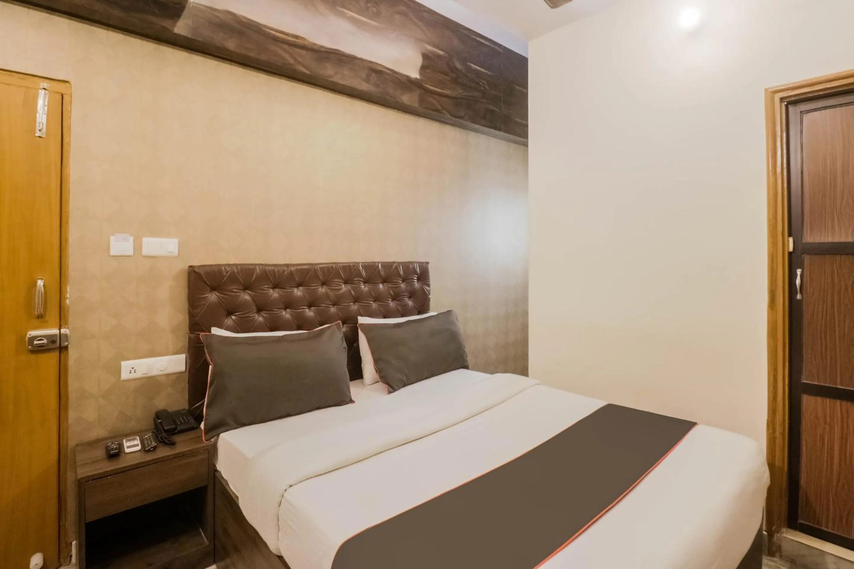 Bedroom, Bed in Collection O Kewal Palace Hyderabad Gate