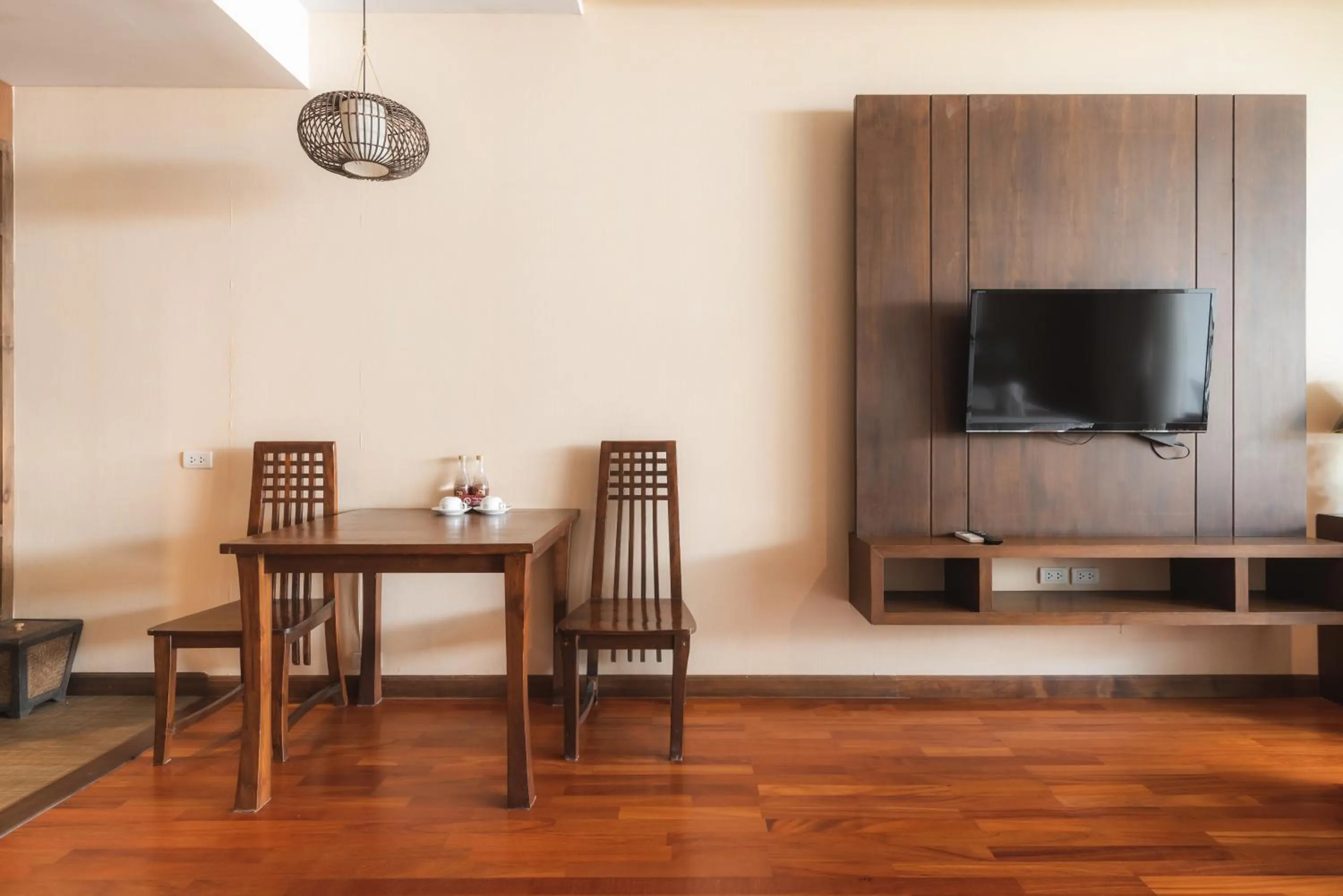 TV and multimedia in Khammon Lanna Resort Chiang Mai