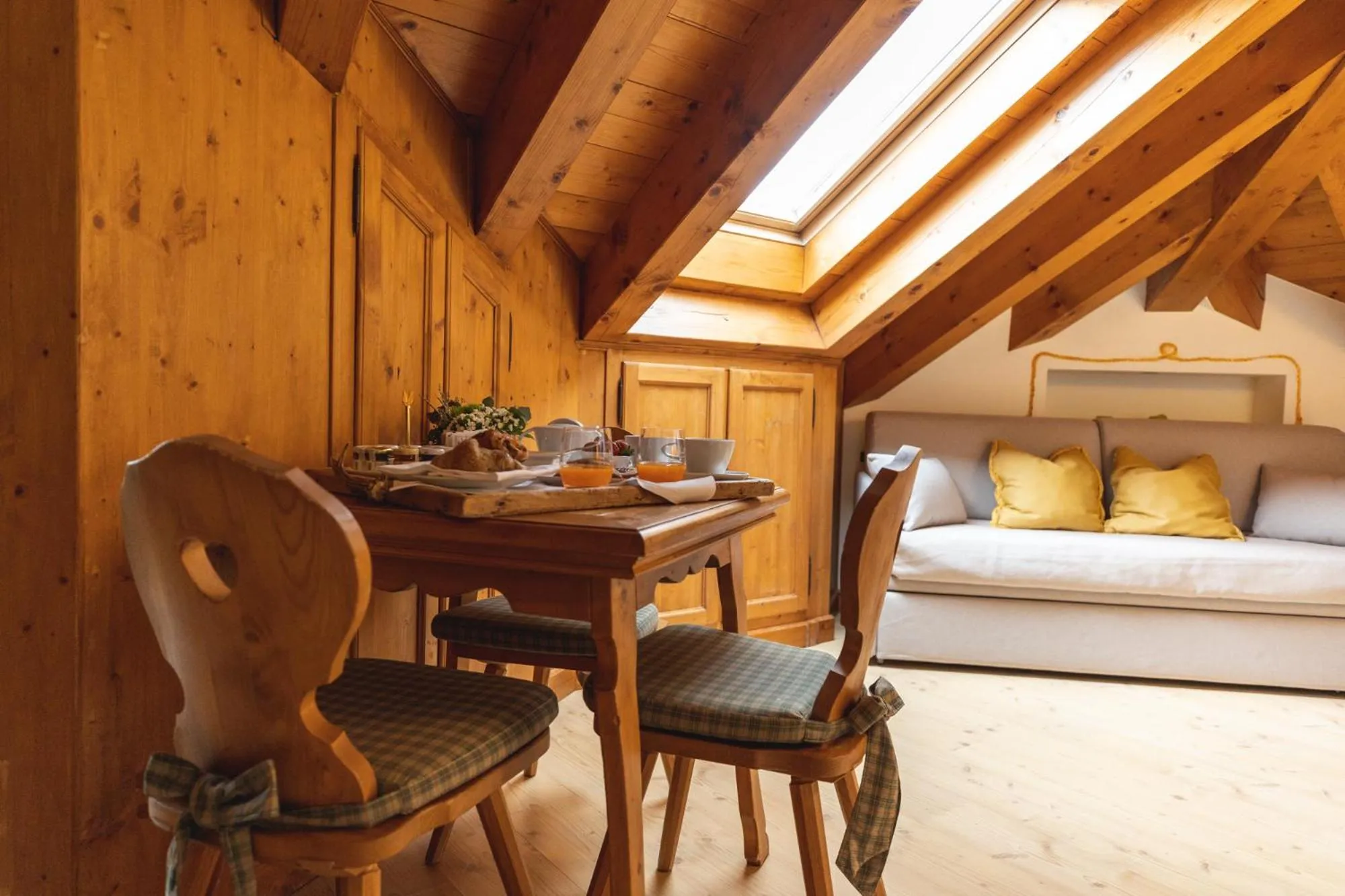 Living room, Bed in Hotel Europa Residence