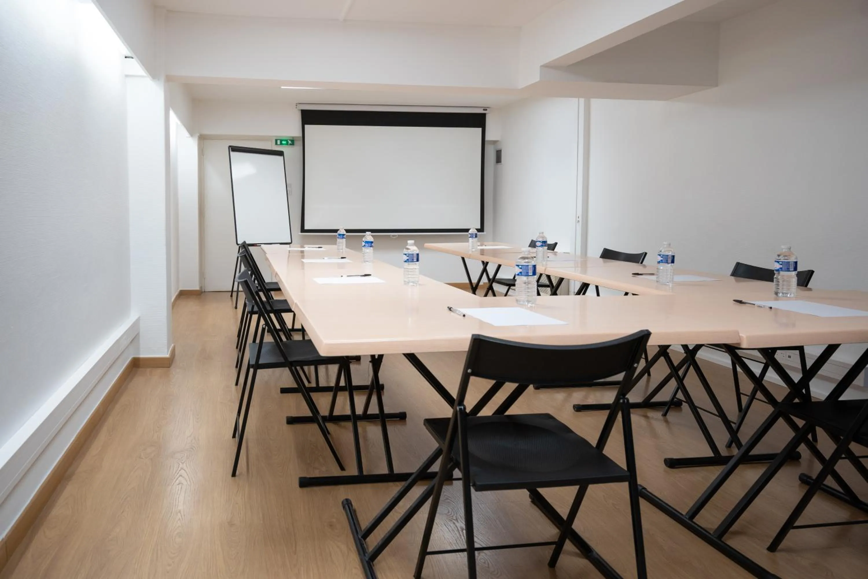 Business facilities in The Originals City, Hôtel Mondial, Perpignan